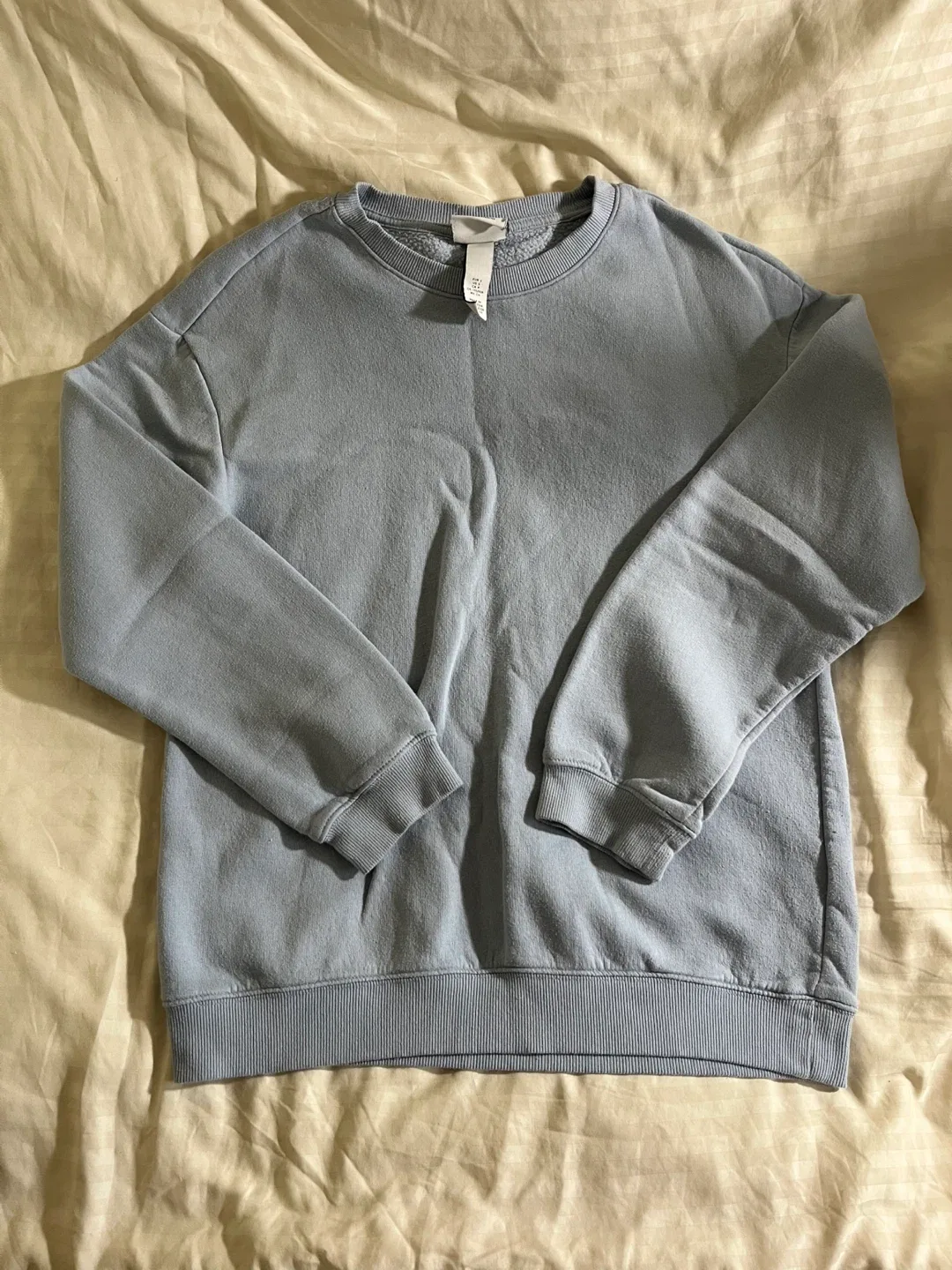 H&M Essentials Relaxed Fit Crewneck - Size S thumbnail