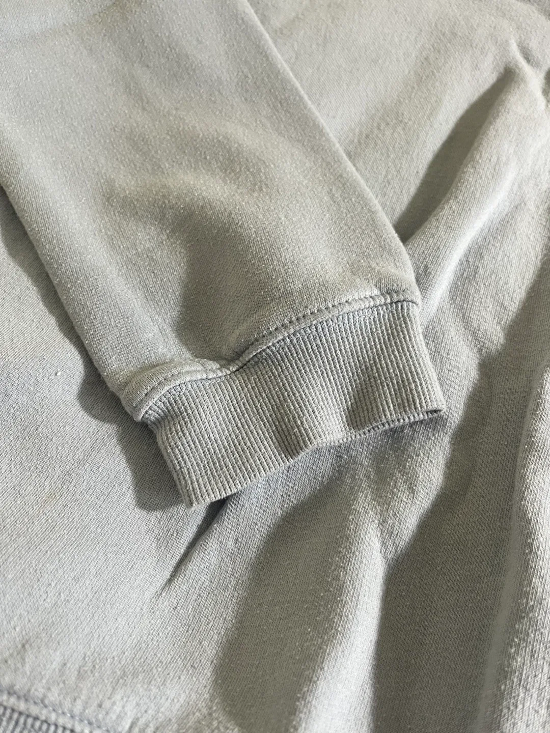 H&M Essentials Relaxed Fit Crewneck - Size S image indicator(4)