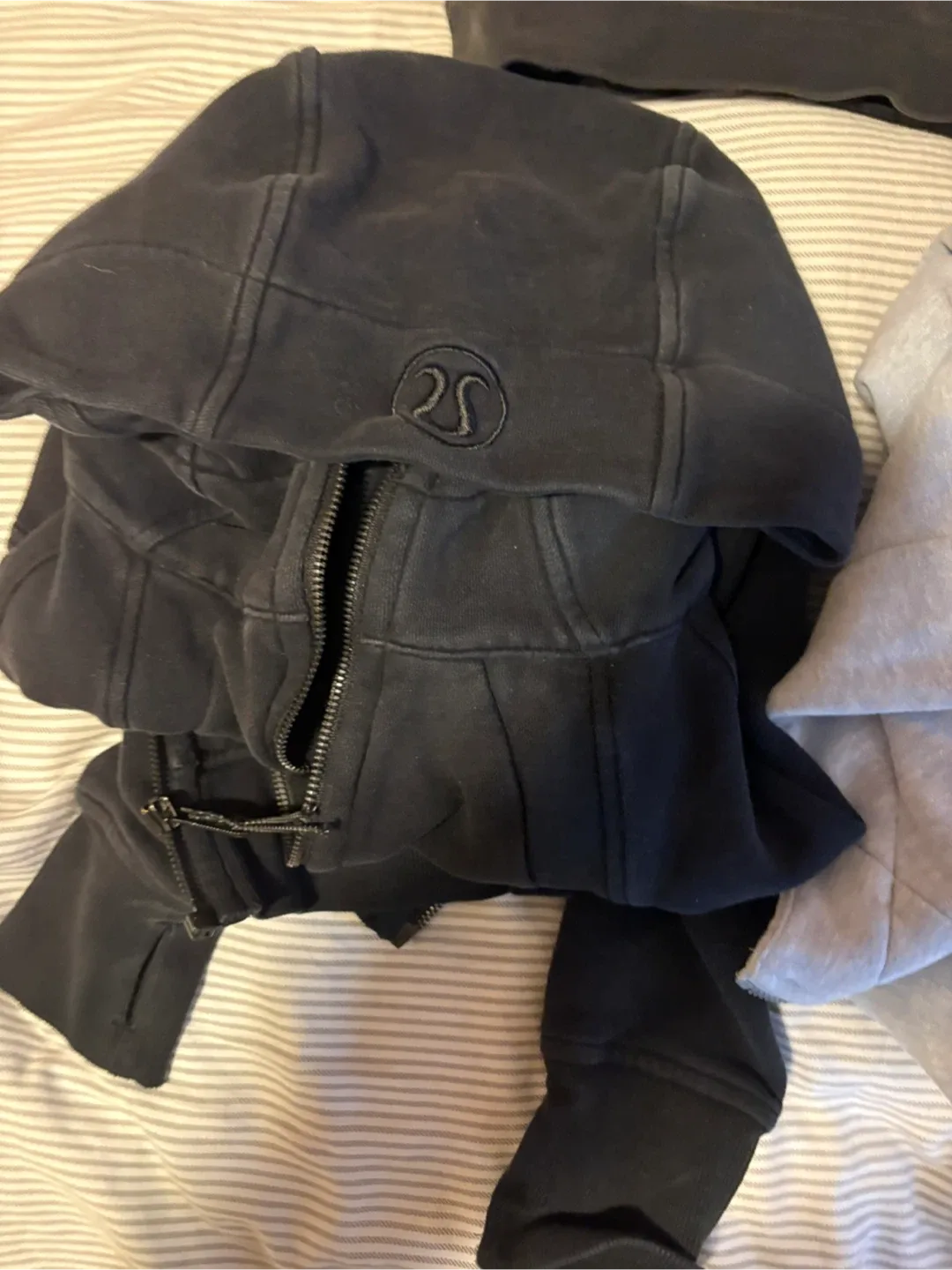 Lululemon Hoodie - Assorted Colours image indicator(4)