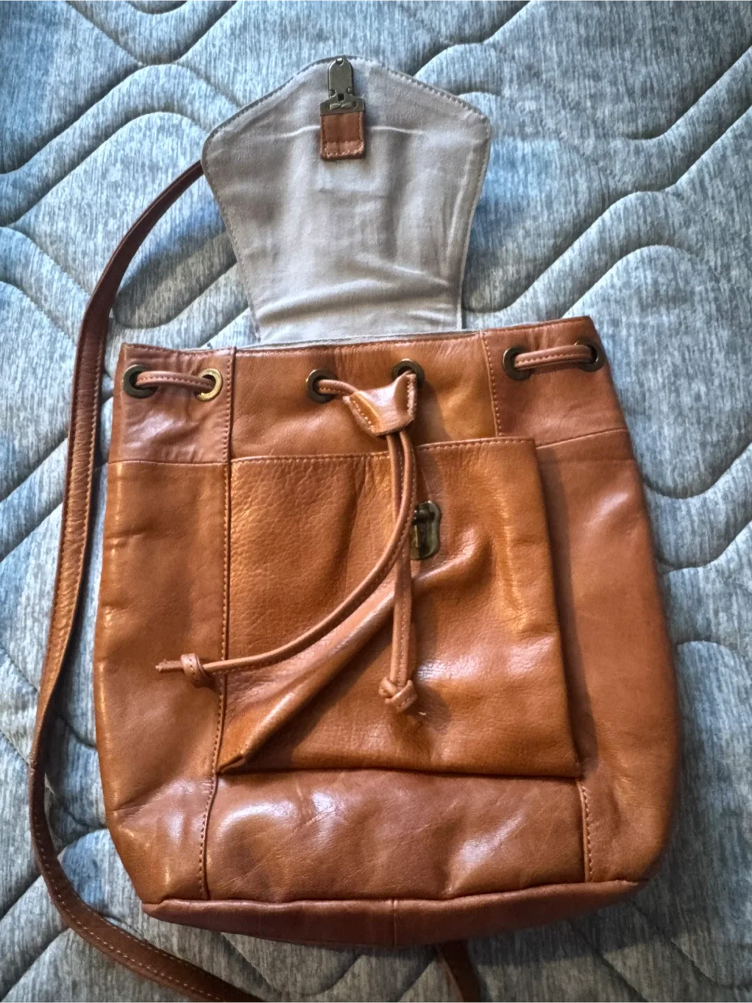 Day & Mood Leather Backpack image indicator(3)