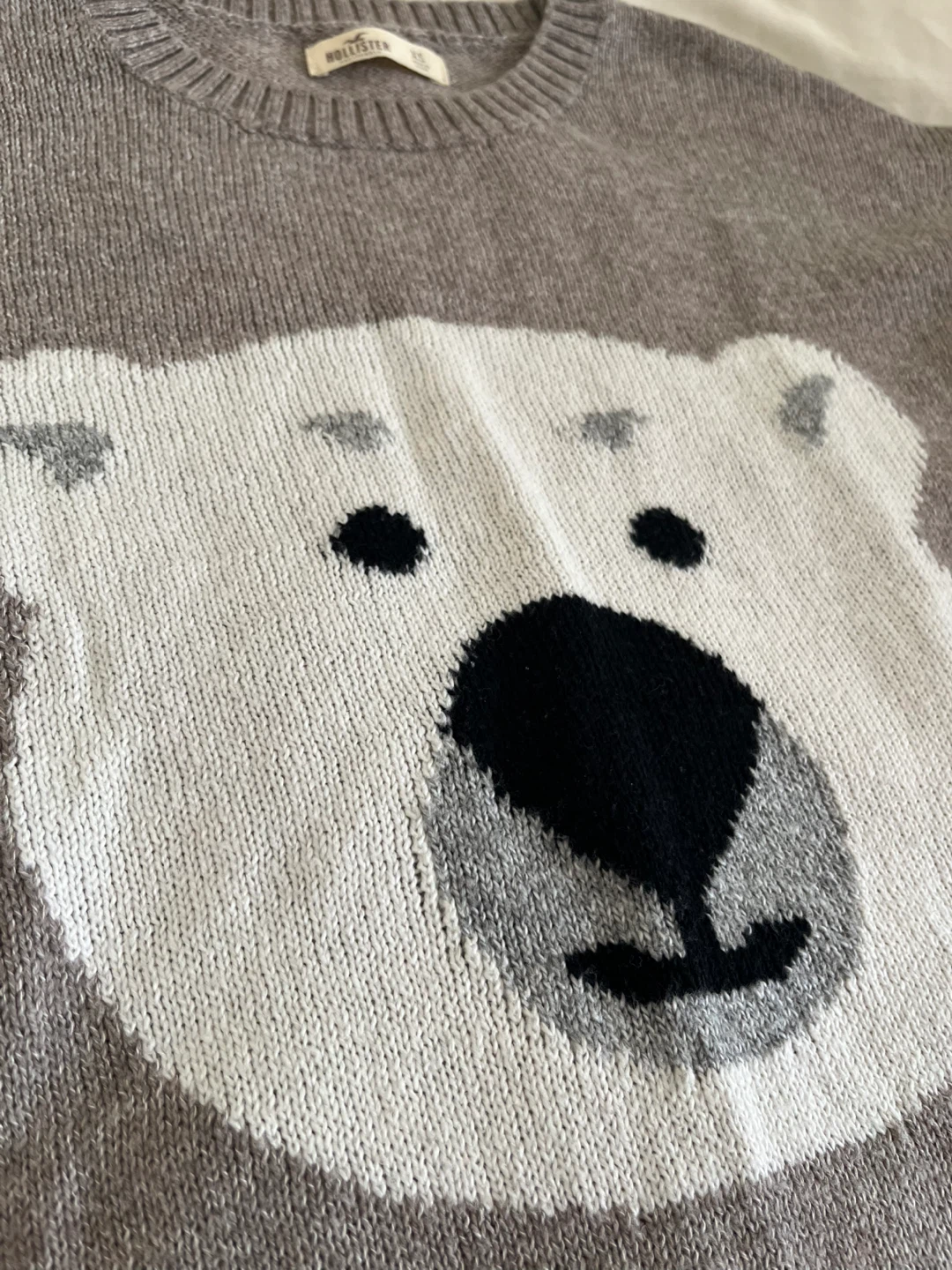 Hollister Gray Polar Bear Sweater - photo 2