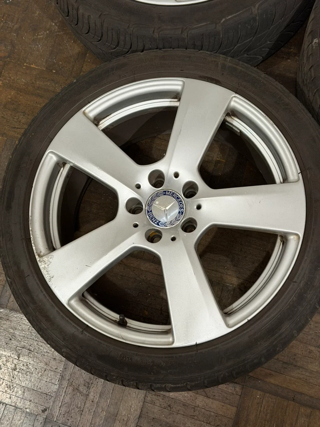 Mercedes-Benz Silver Rims & Tires - Set of 4 image indicator(2)