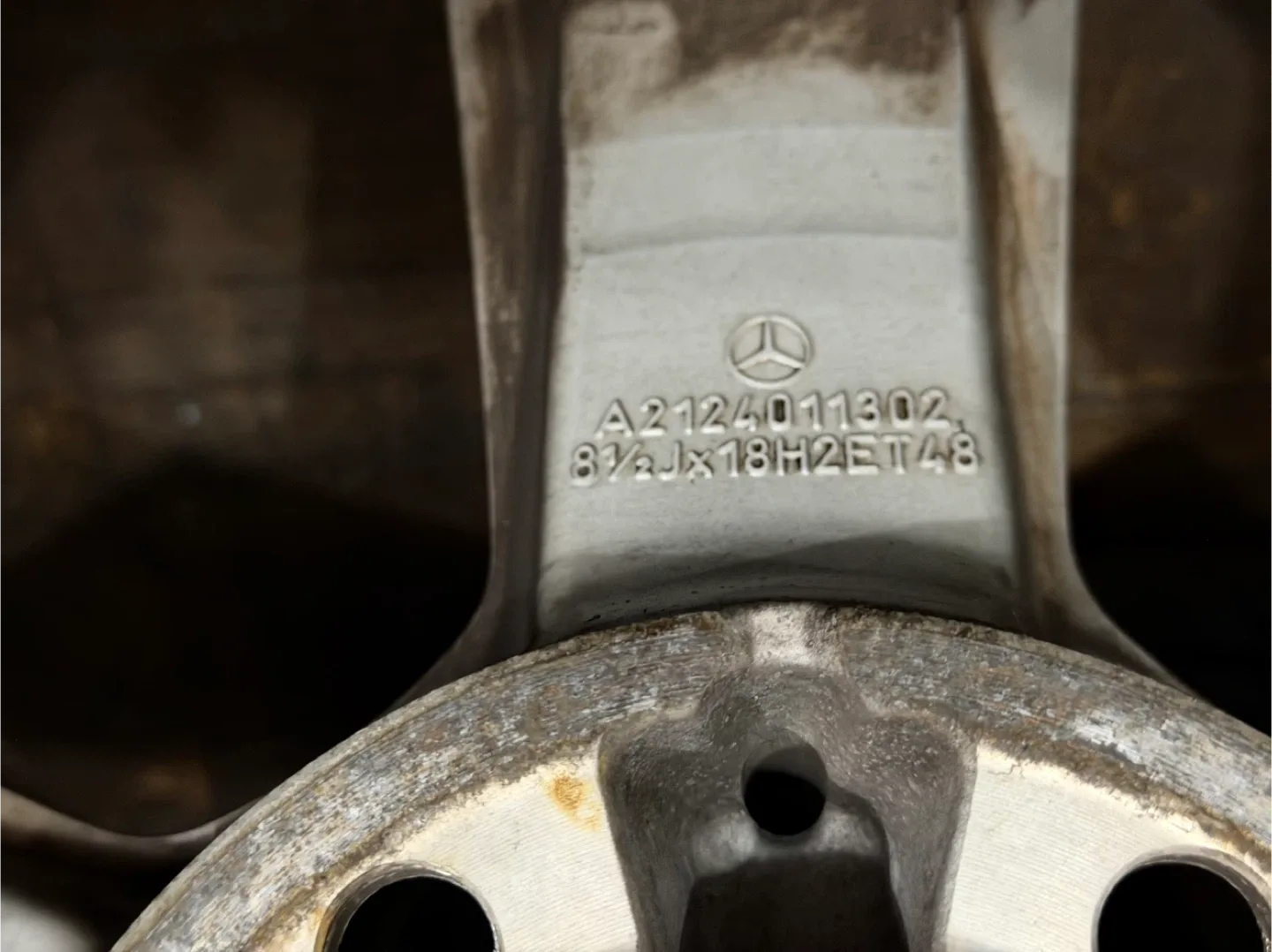 Mercedes-Benz Silver Rims & Tires - Set of 4 image indicator(9)