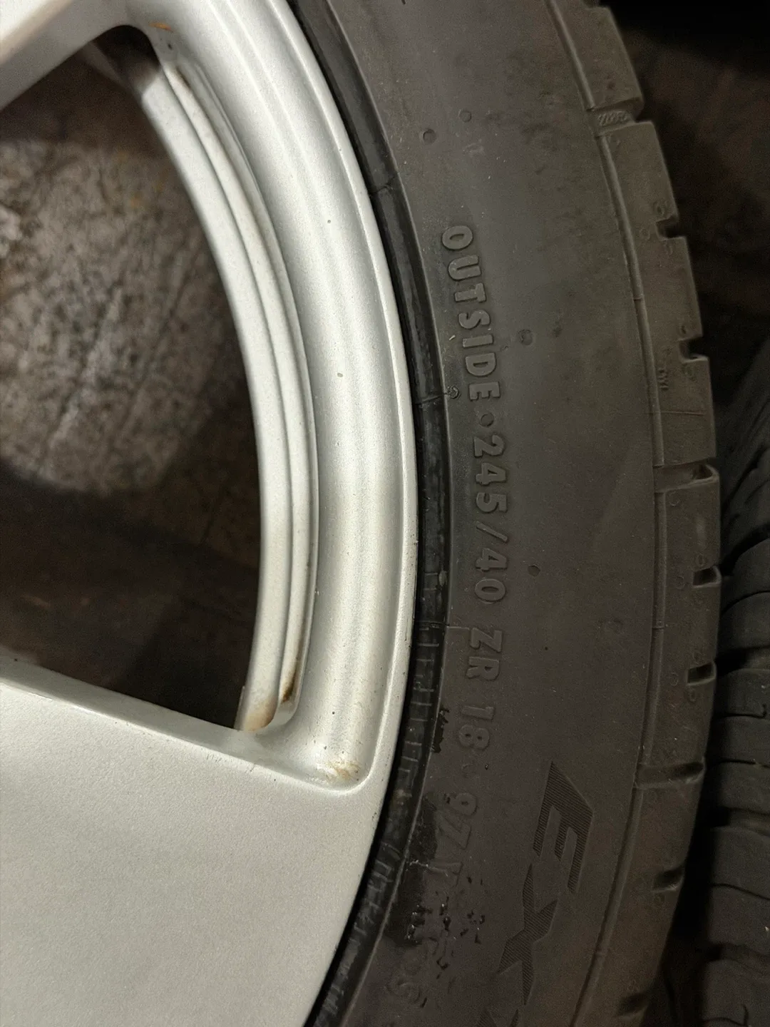 Mercedes-Benz Silver Rims & Tires - Set of 4 image indicator(10)