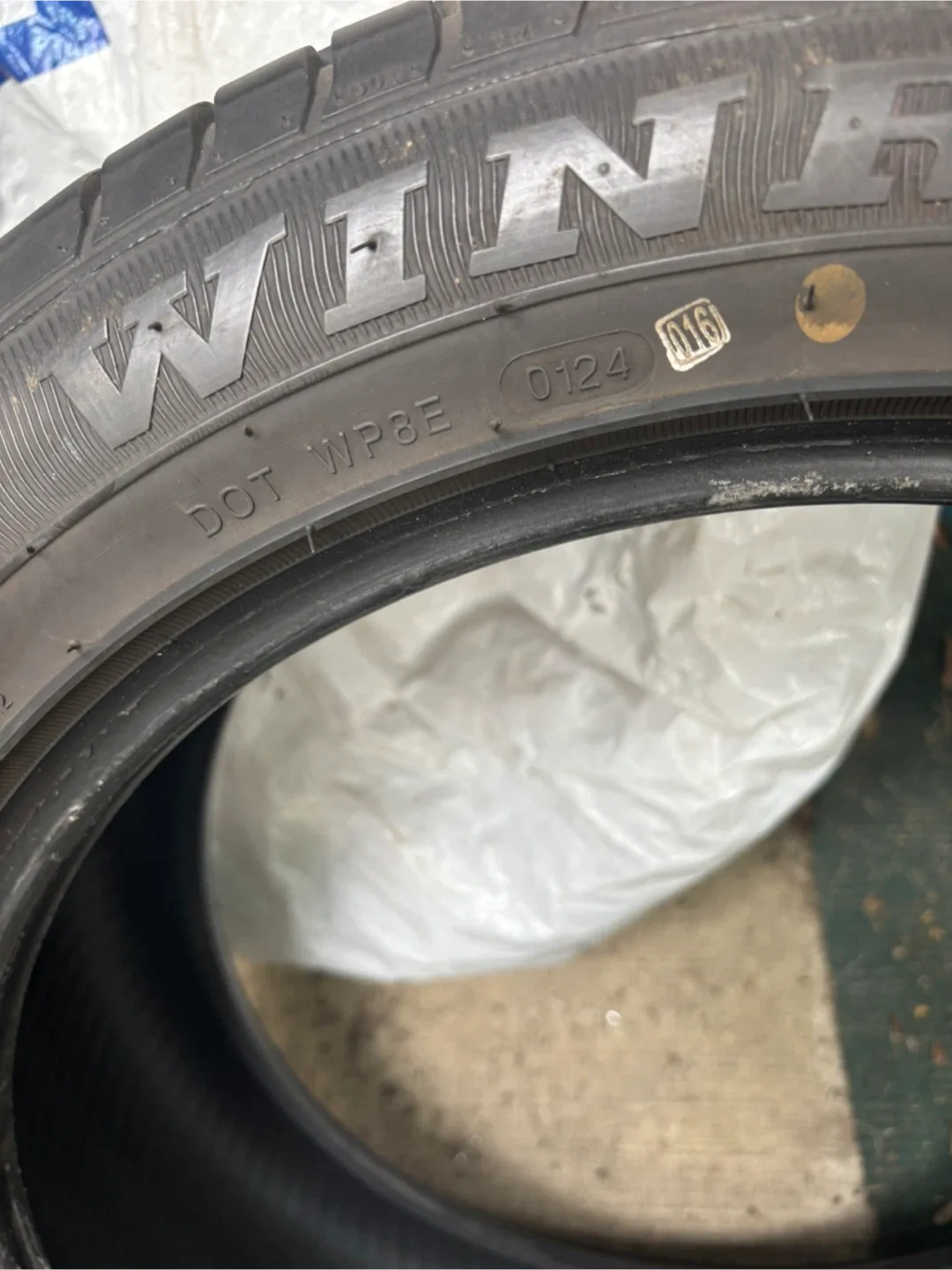 Winrun R330 All Season Tire - 225/50ZR18 95W image indicator(2)