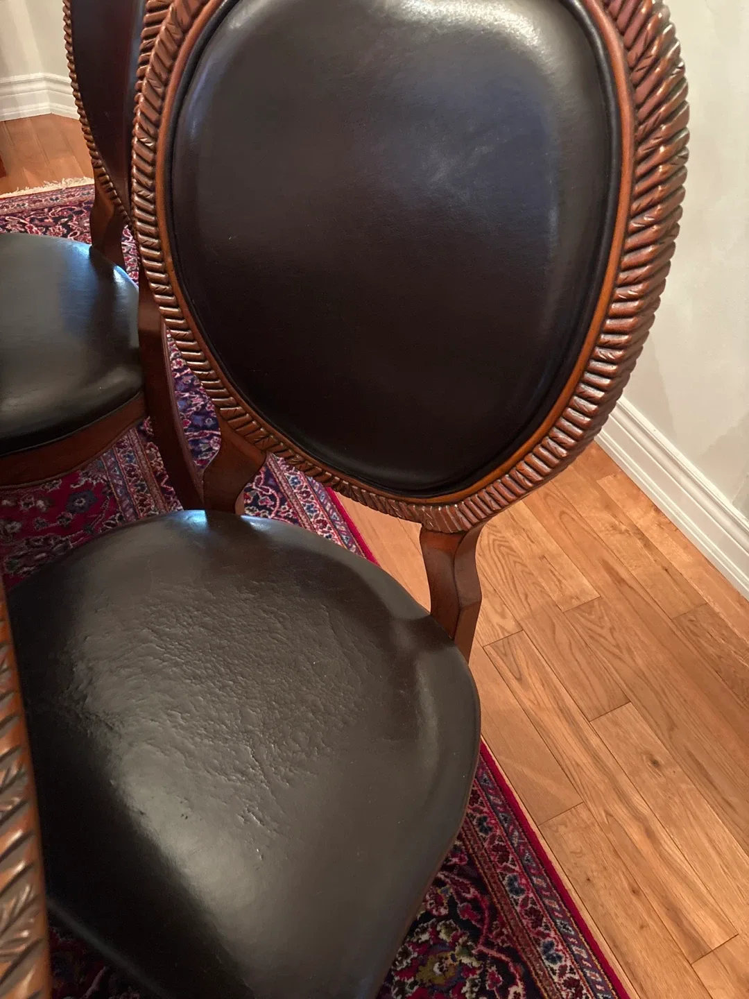 Dining Table with 6 Chairs image indicator(3)