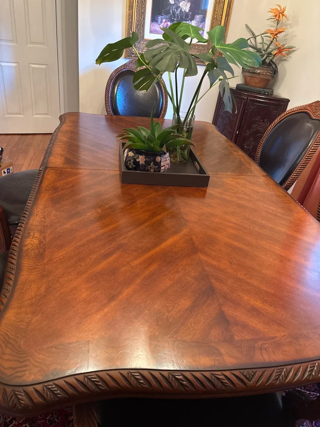 Dining Table with 6 Chairs image indicator(5)