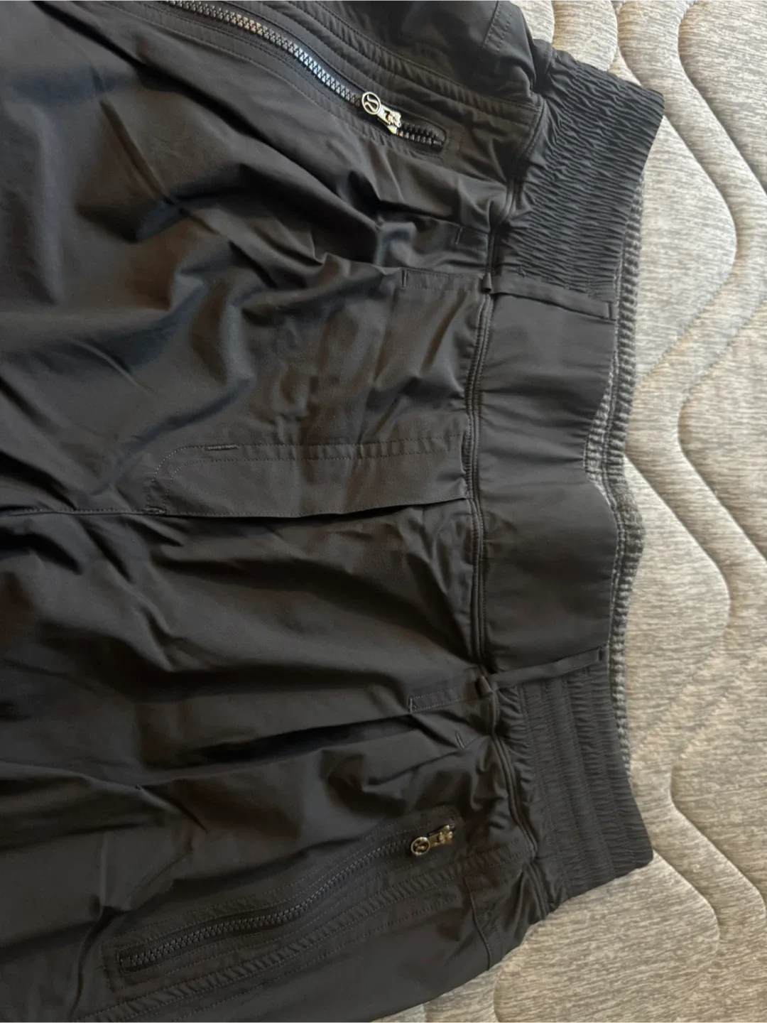 Lululemon Black Lined Jogger Pants - Size 10 image indicator(7)