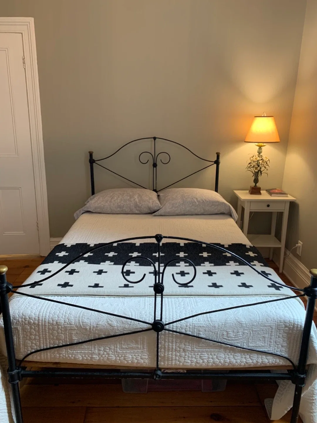 Antique Iron 3/4 Bed