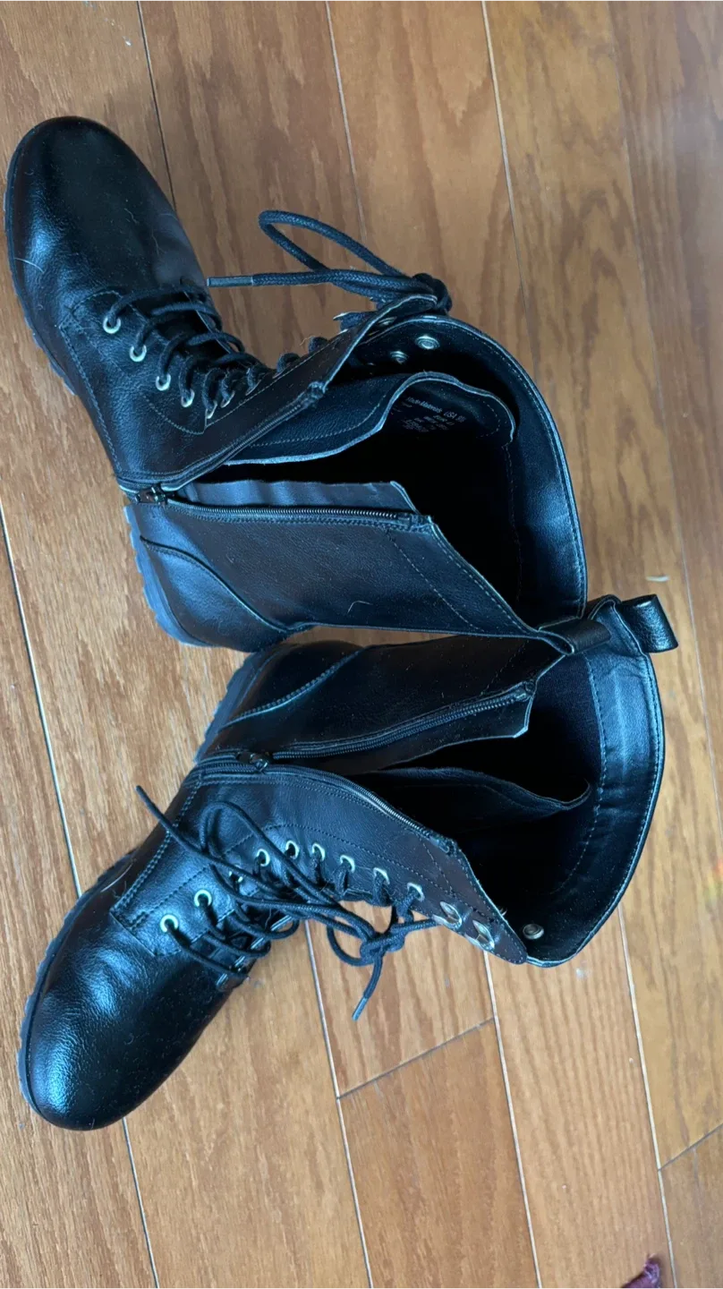 Brash Black Lace-Up Boots - Size 9 1/2 image indicator(2)