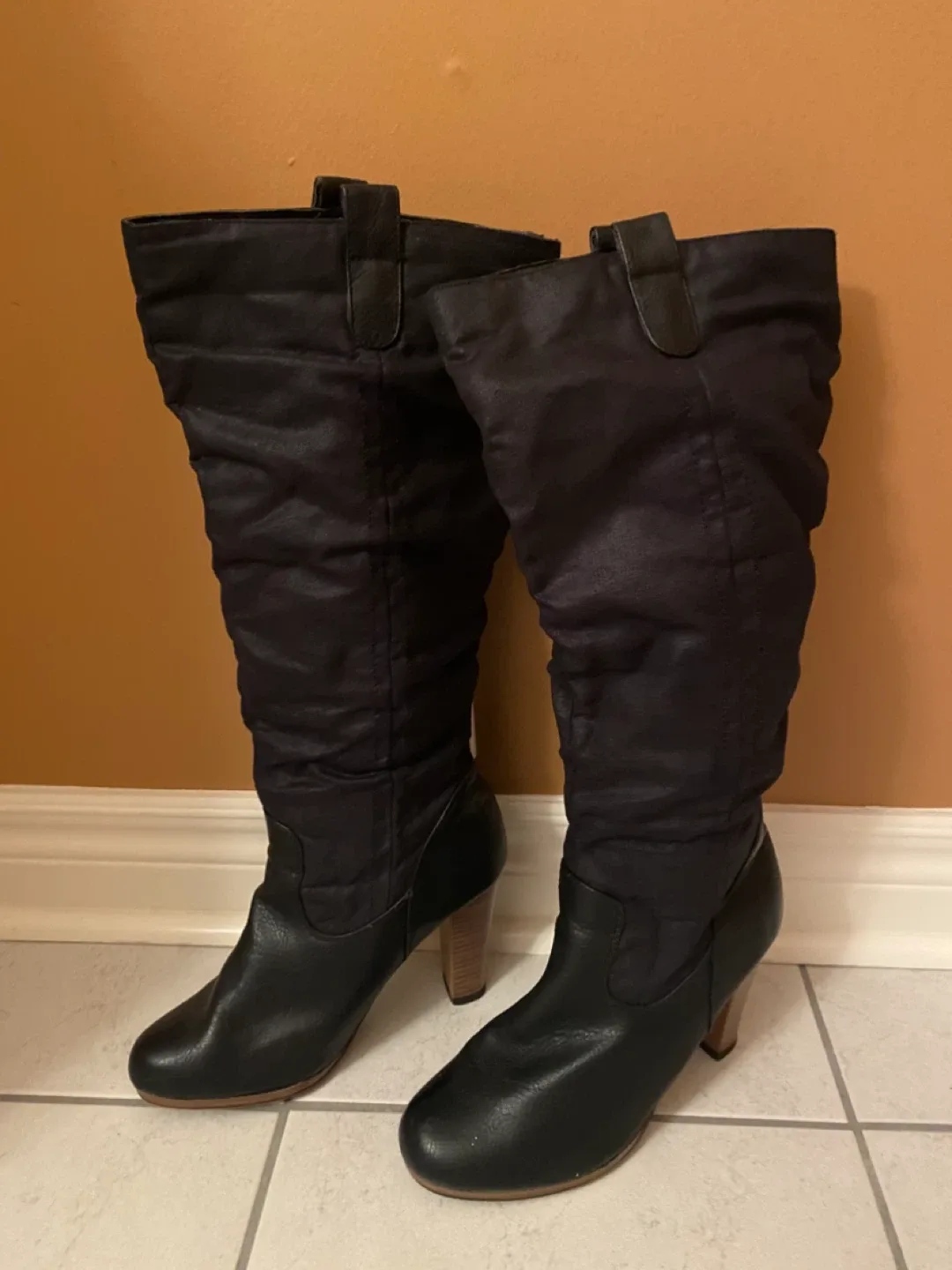 Black Knee High Boots image indicator(2)