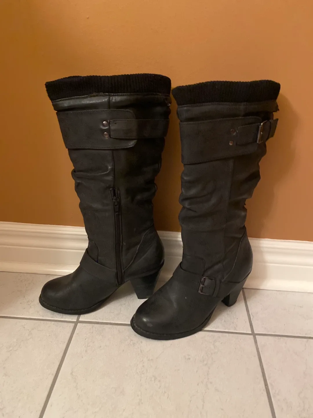 Black Knee-High Boots image indicator(2)