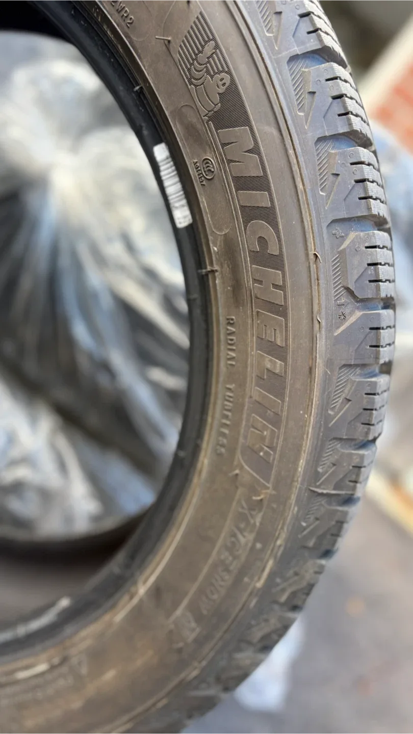 Michelin X-Ice Snow 205/55R17 Tire image indicator(2)