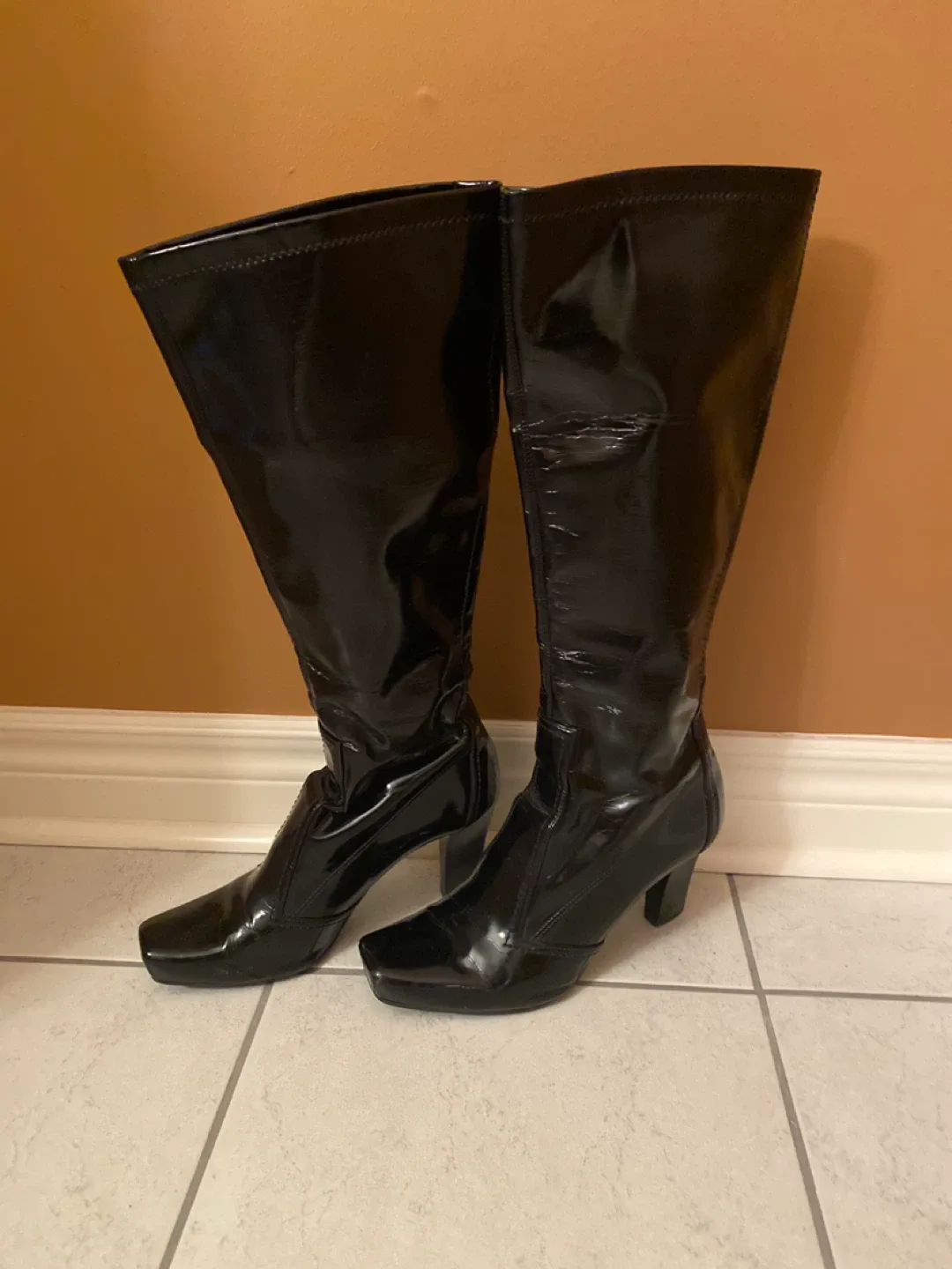 Black Patent Leather Knee-High Boots image indicator(2)