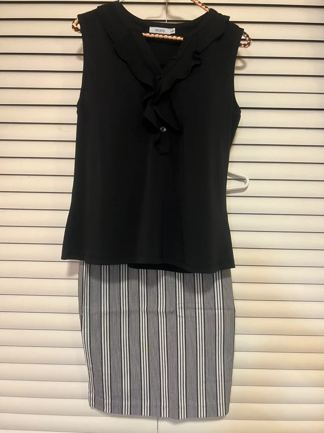 Ricki's Black Ruffle Blouse - Size M image indicator(2)