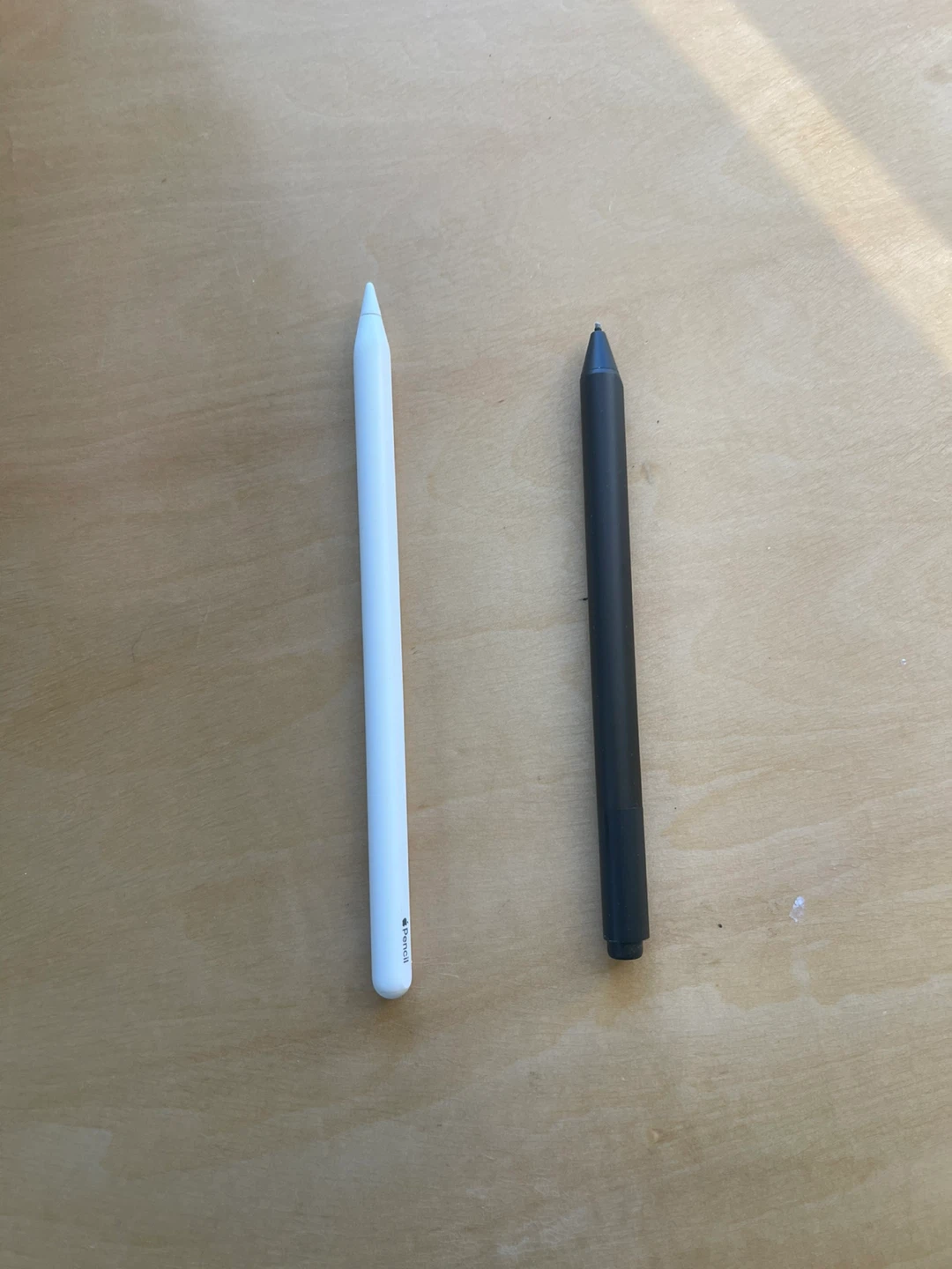 Apple Pencil 2 and Surface Pen