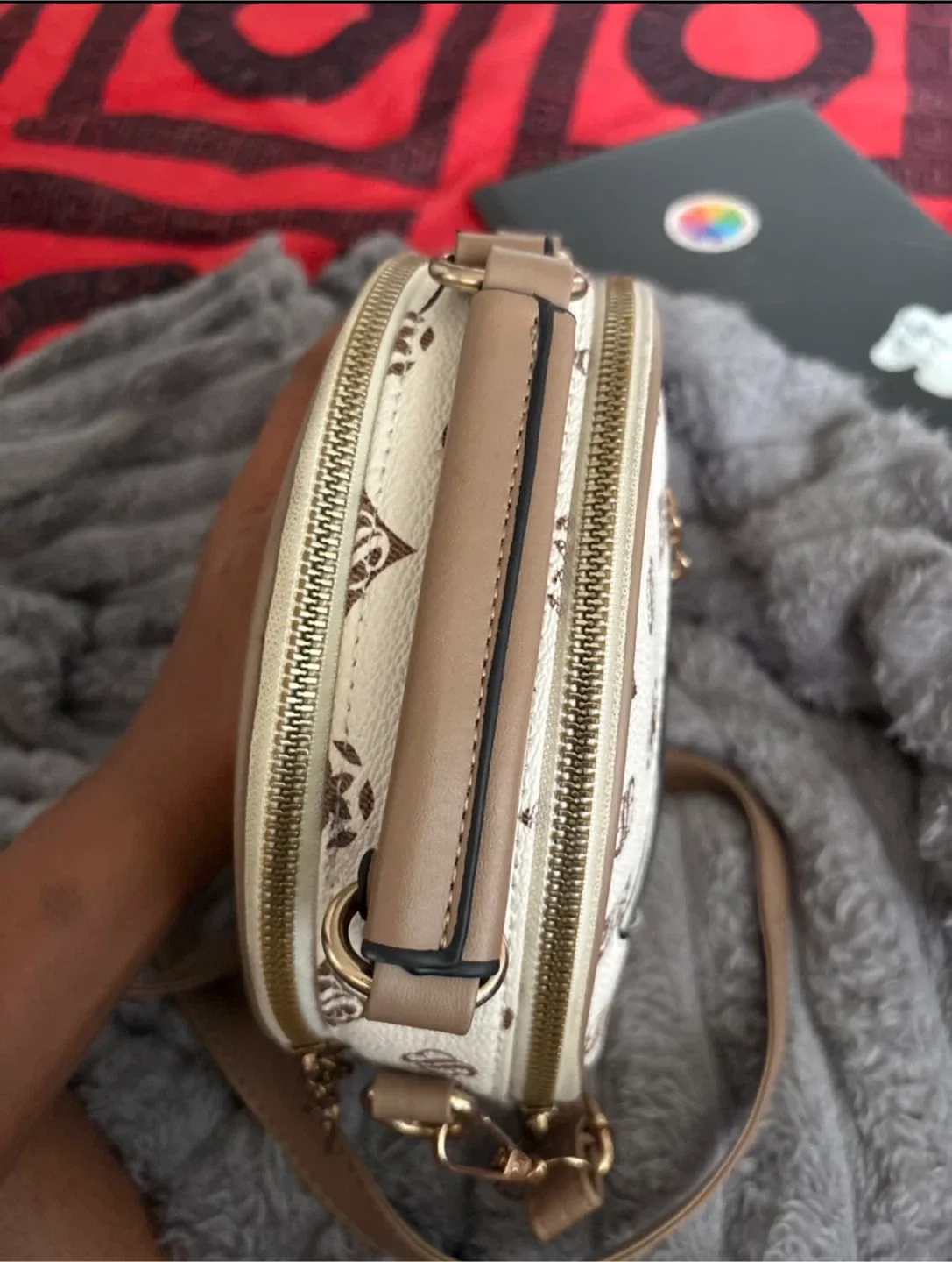 Yidiyuan Patterned Round Shoulder Bag image indicator(3)