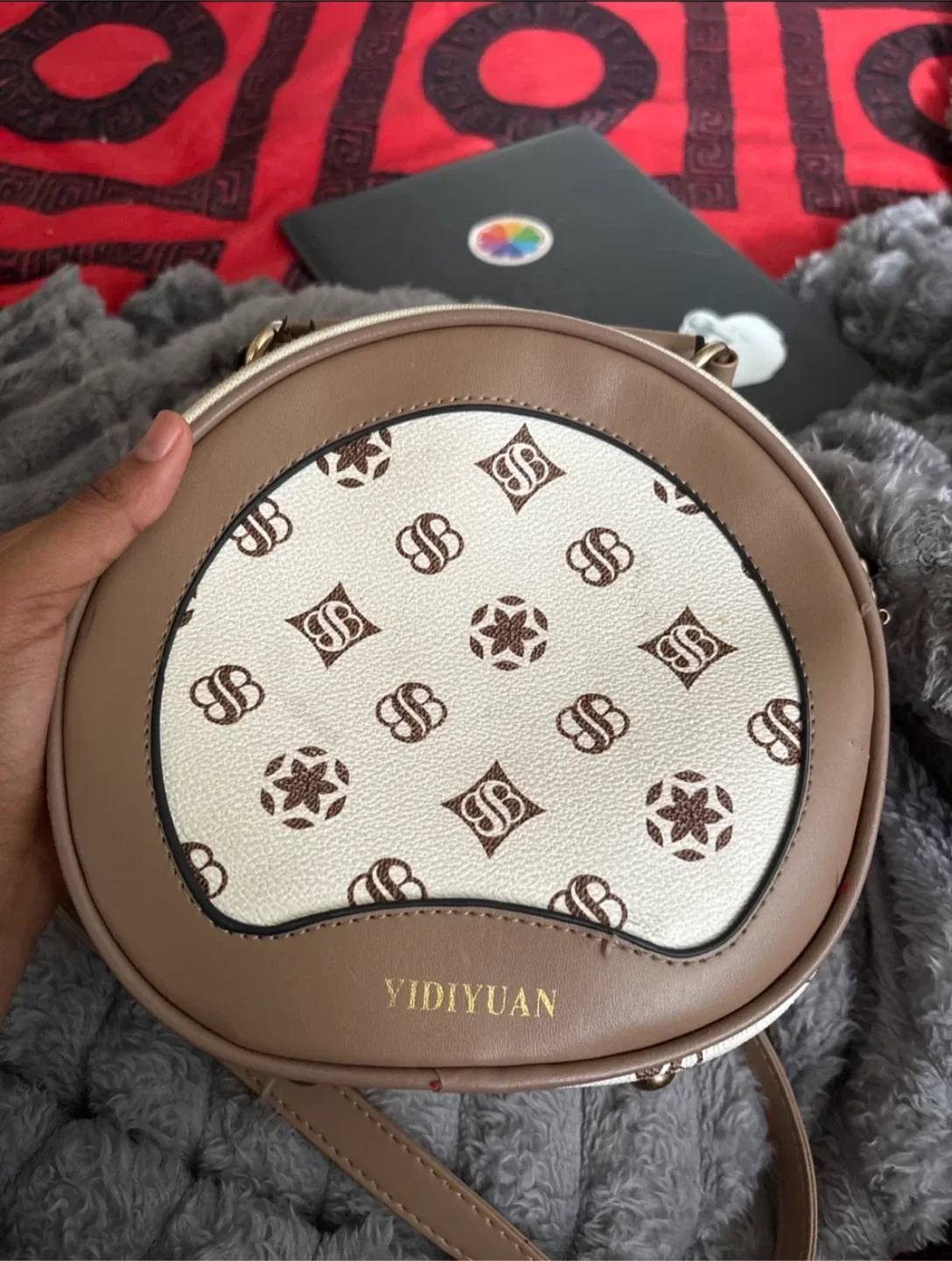 Yidiyuan Patterned Round Shoulder Bag image indicator(2)