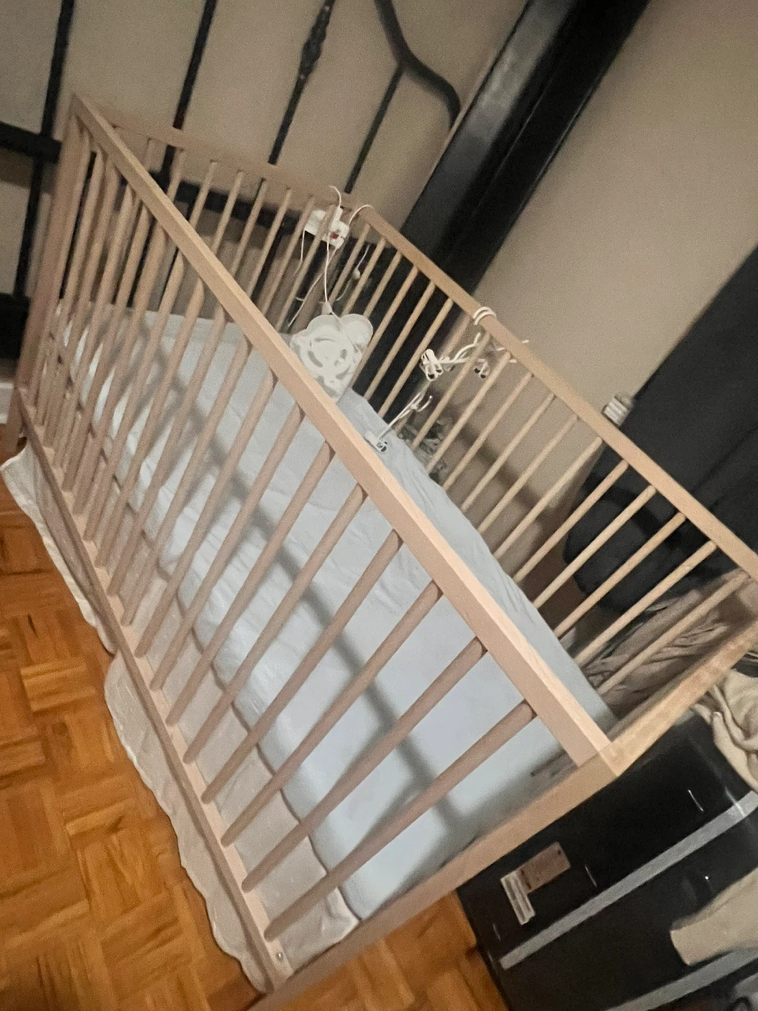Ikea Sniglar Crib - Great Condition! - photo 2