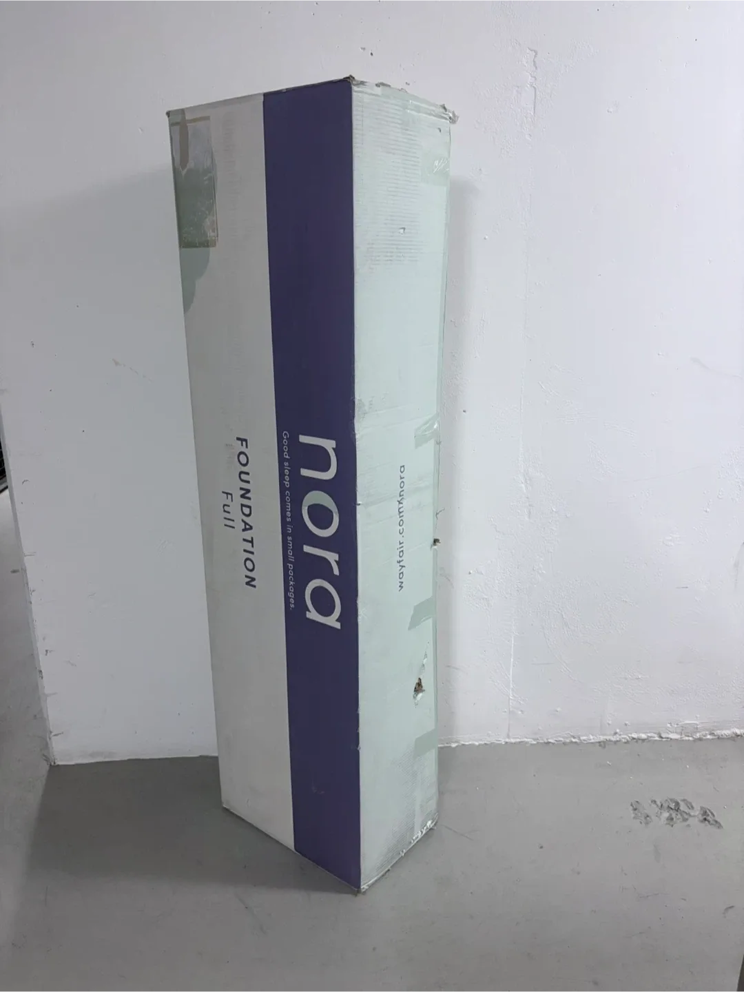 Queen size bed frame [Never Used] image indicator(3)