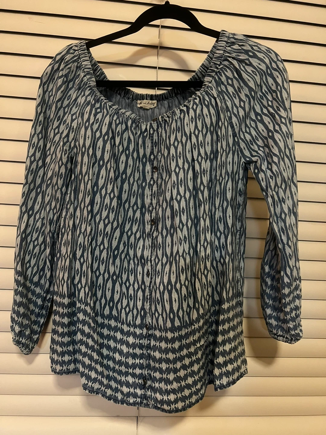 Jen and Emry Blouse - Size Small - photo 3