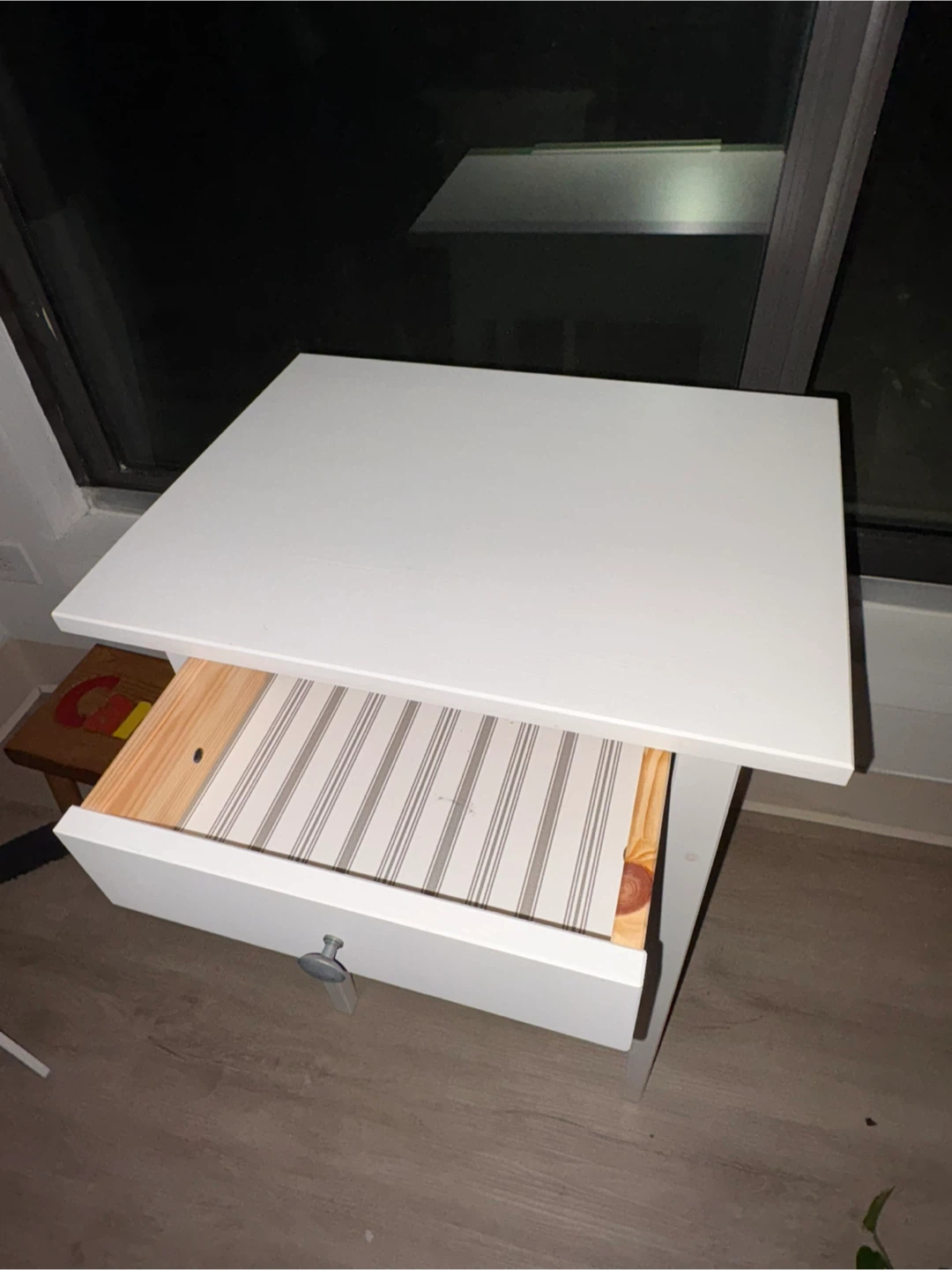 IKEA Hemnes White Stain Nightstand - photo 3
