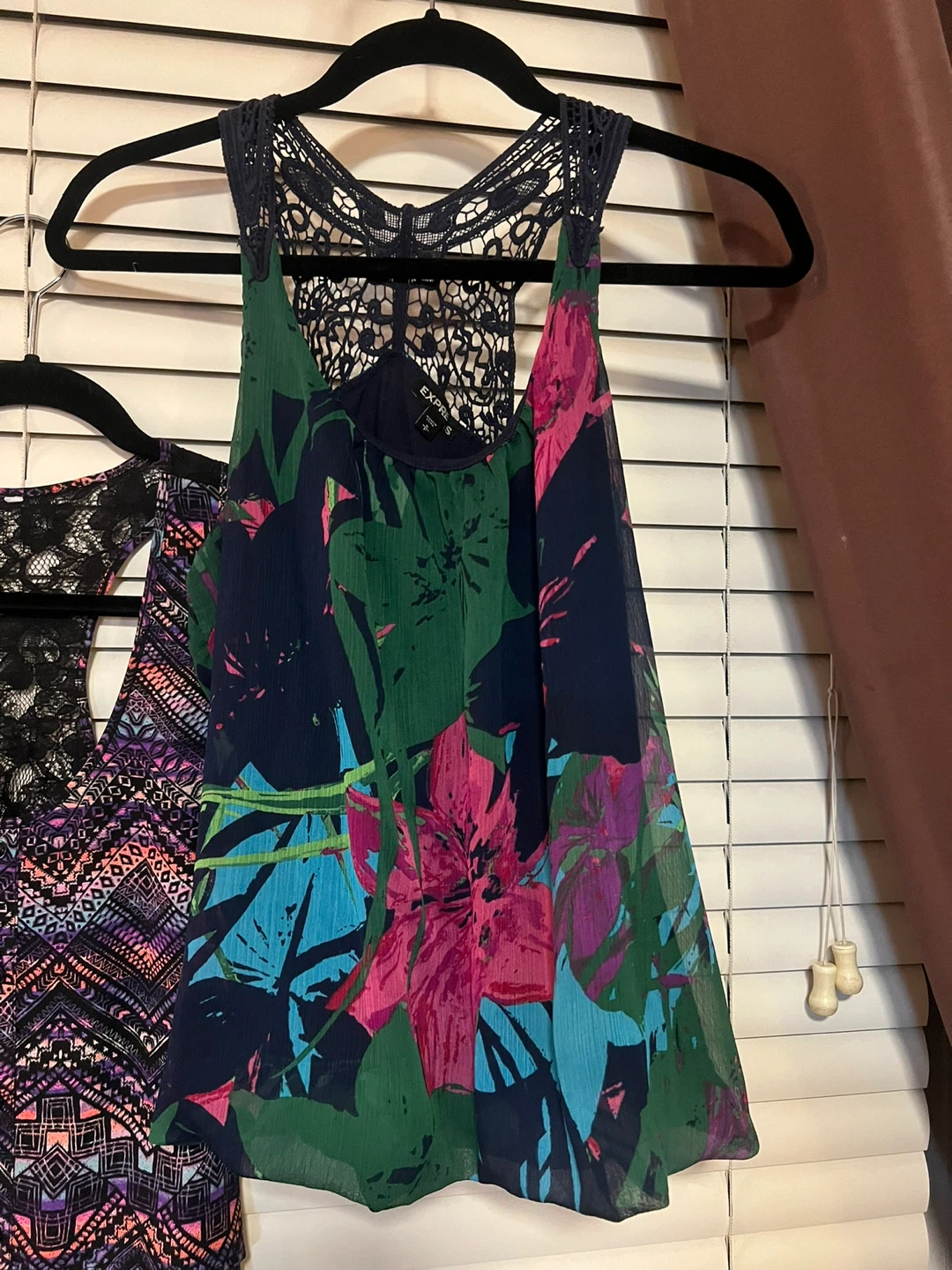 Patterned Tank Tops with Lace Back Detail - photo 2