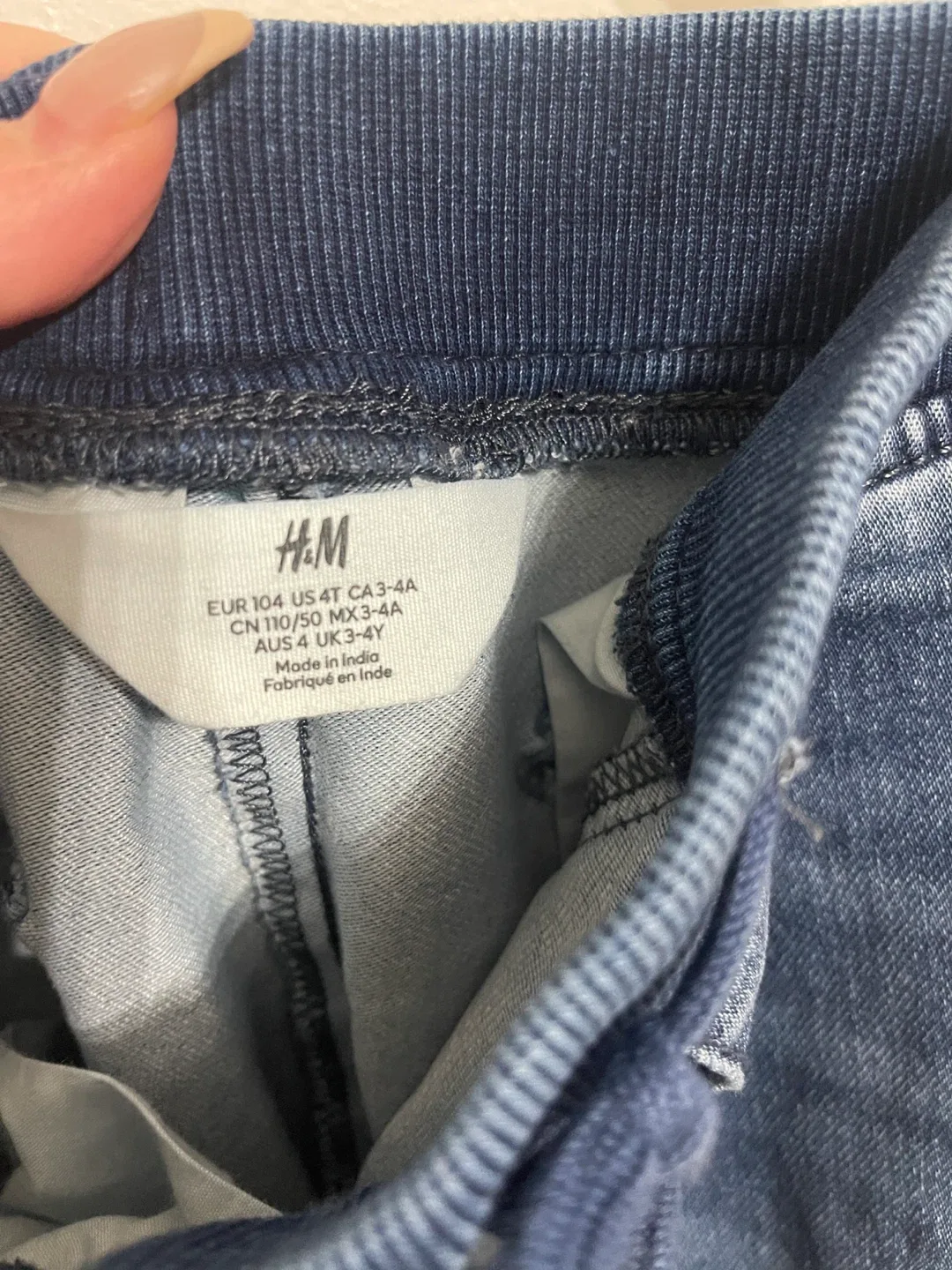 Boys 4T  soft cargo jeans H&M image indicator(4)