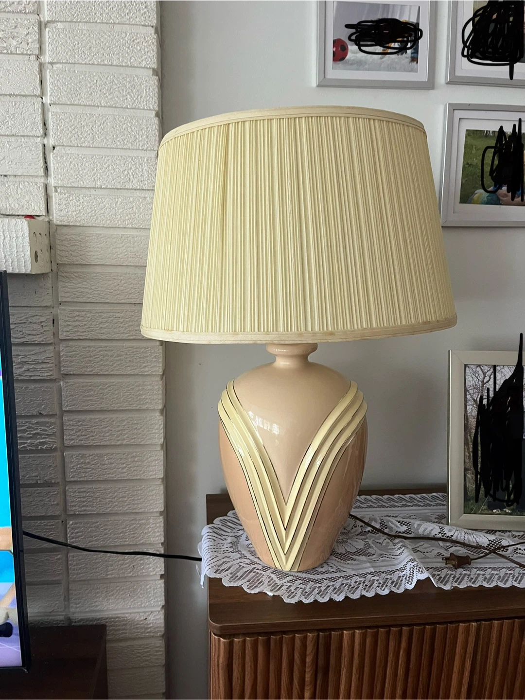 Vintage Beige Table Lamp