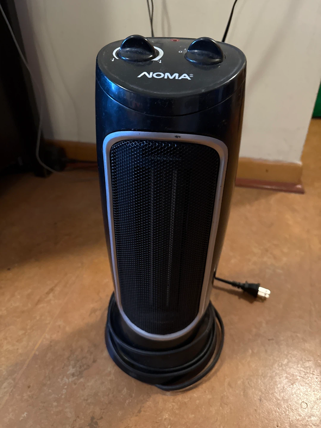 NOMA Tower Heater - Black
