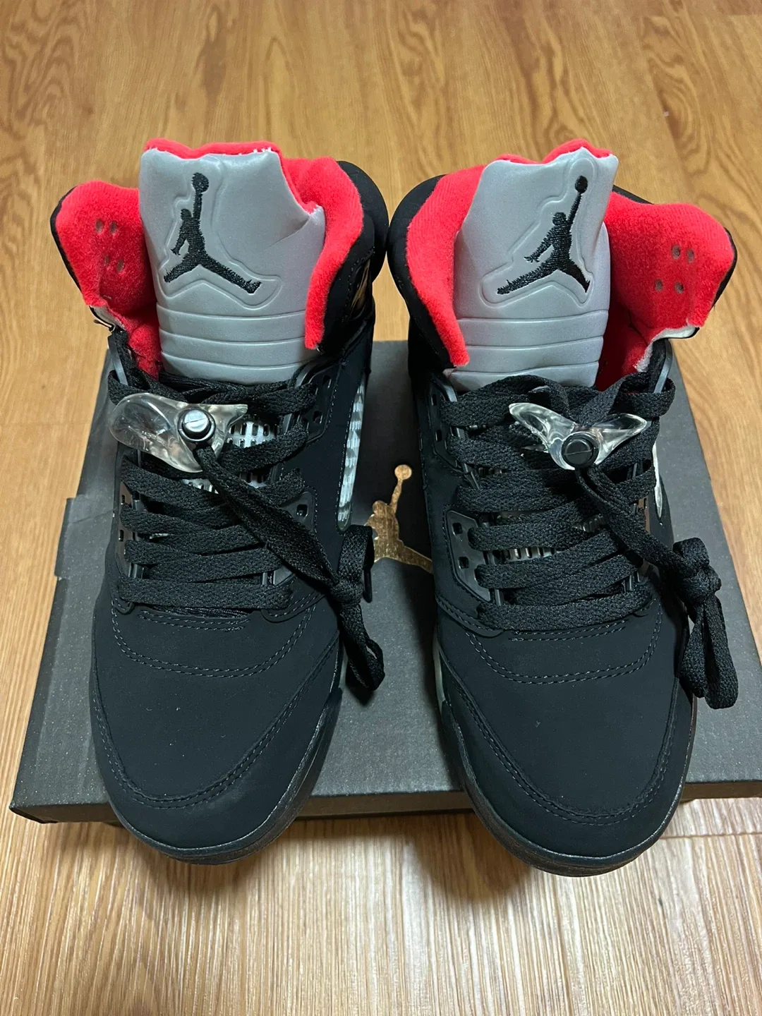 Air Jordan 5 Retro Supreme Black image indicator(2)