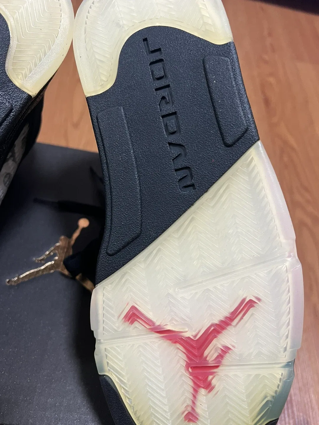 Air Jordan 5 Retro Supreme Black image indicator(8)