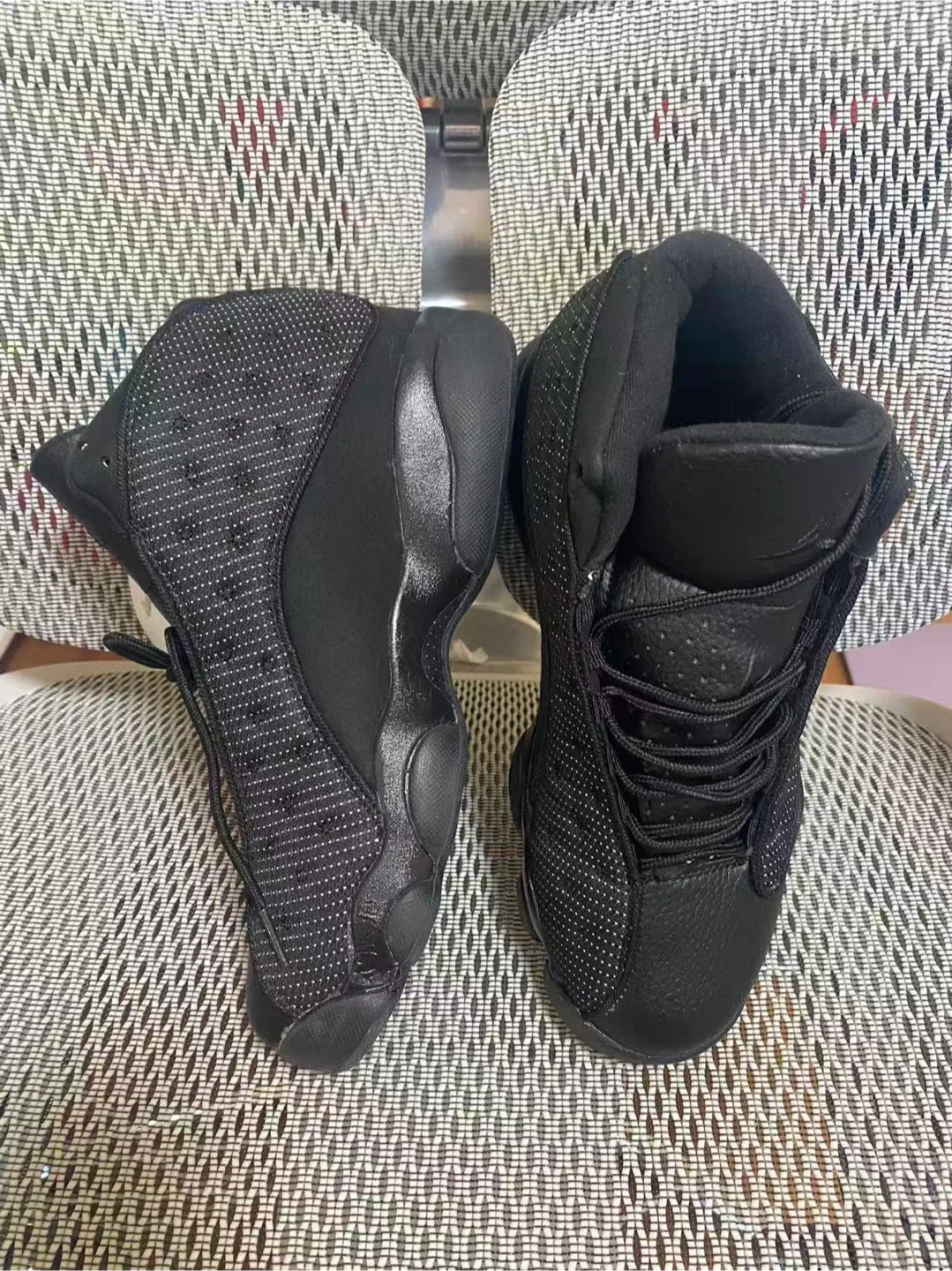 Jordan 13 Retro Black Cat image indicator(5)