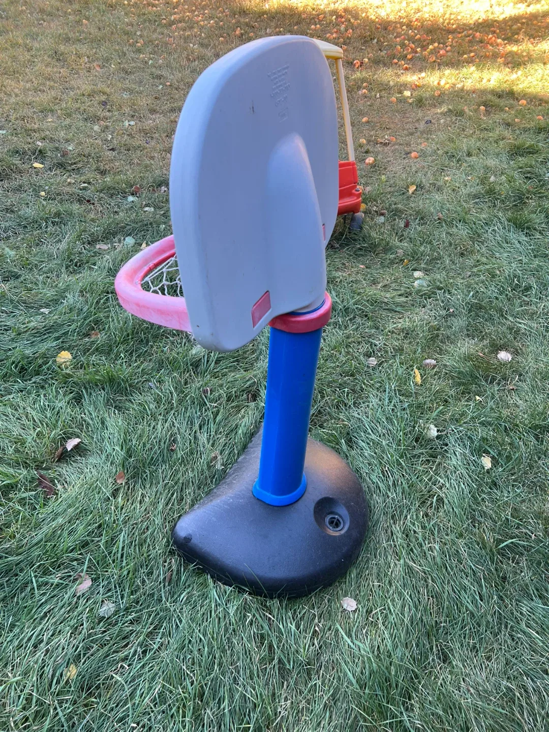 Little Tikes Basketball Hoop & Cozy Coupe Car image indicator(4)