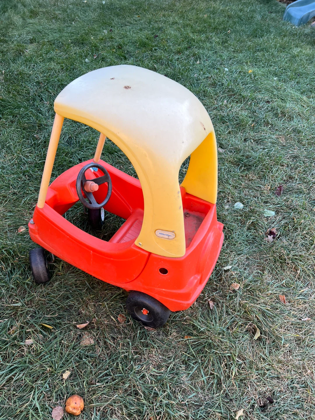 Little Tikes Basketball Hoop & Cozy Coupe Car - photo 2