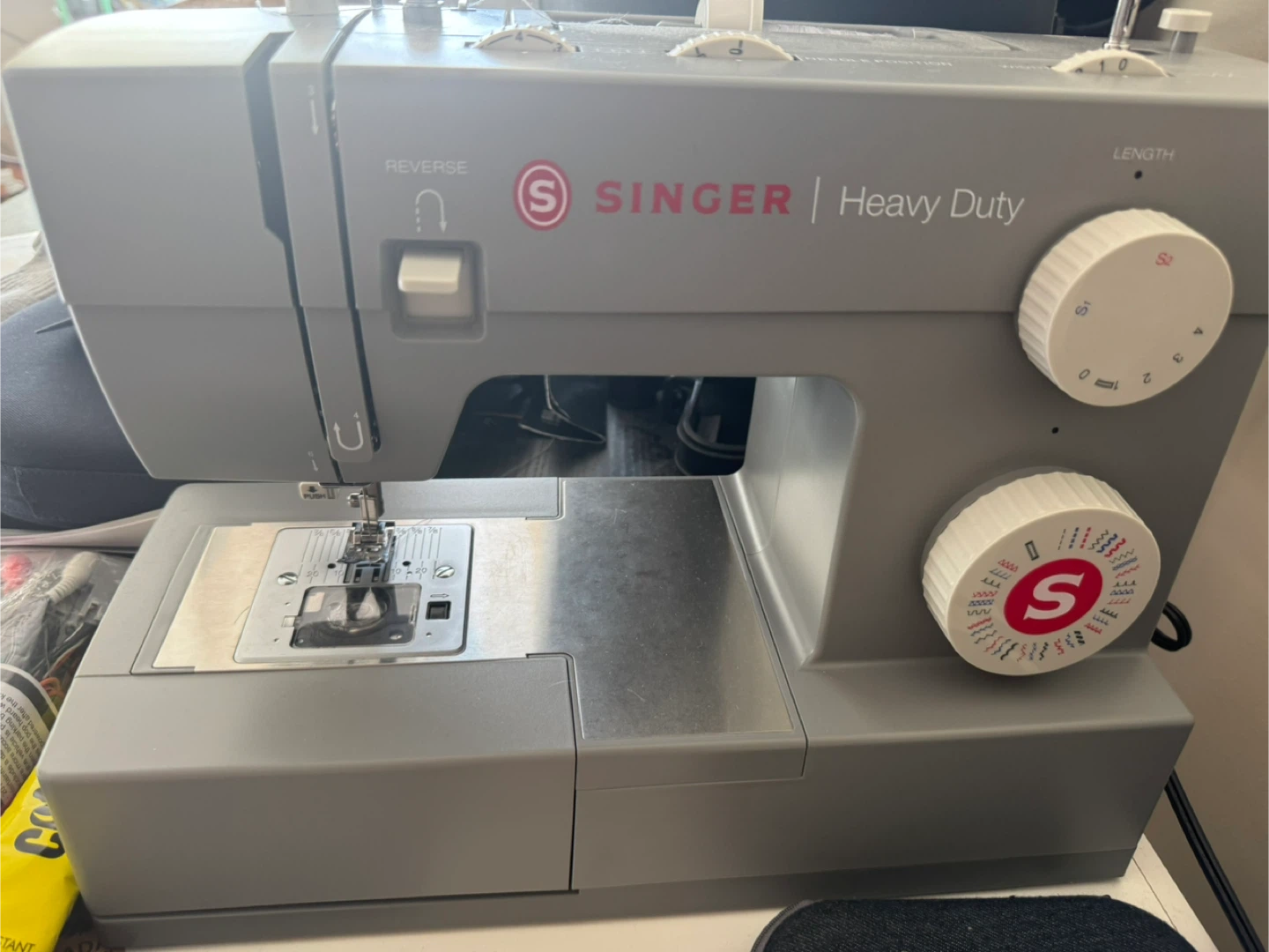 Singer Heavy Duty Sewing Machine 4452