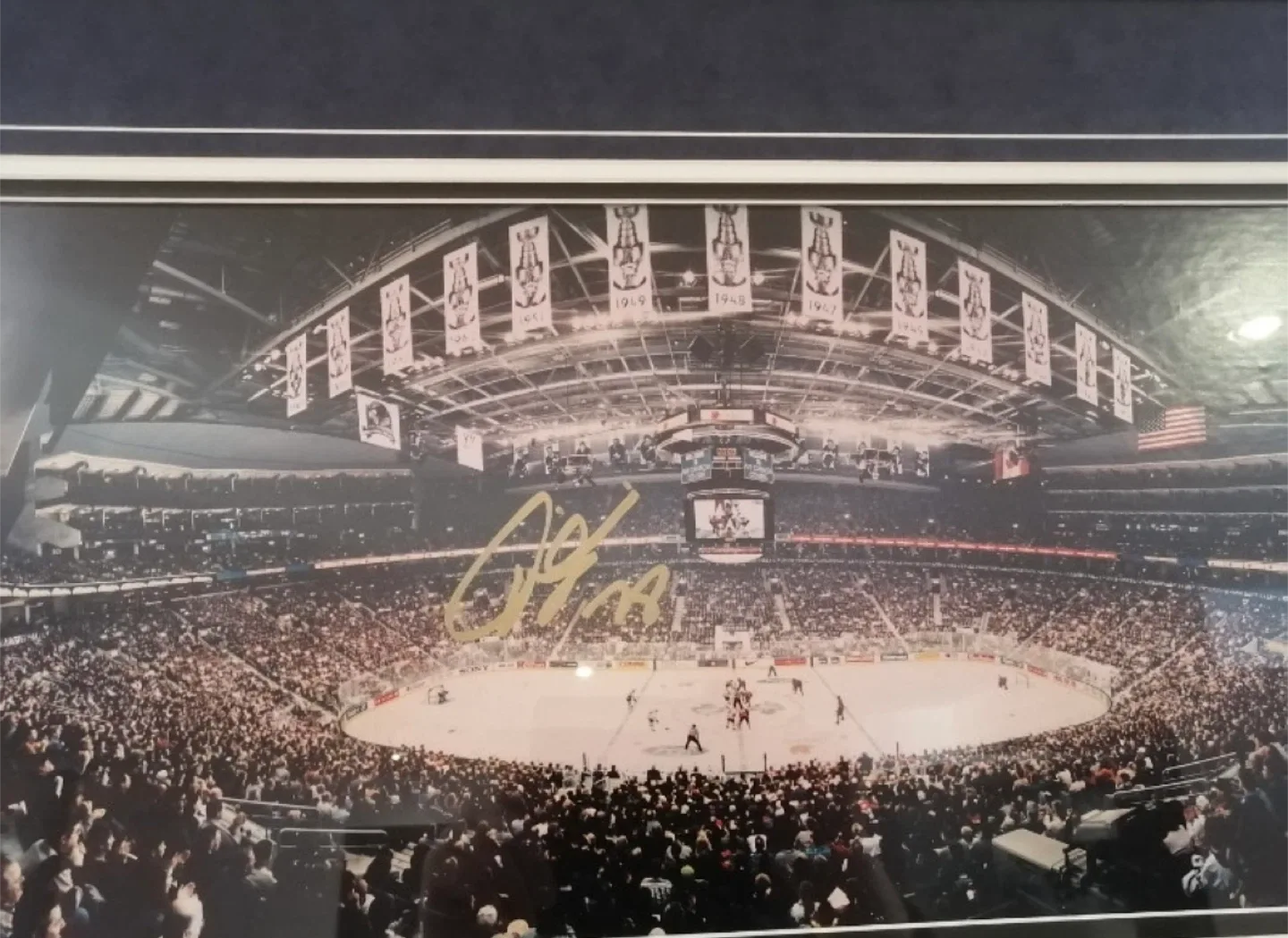 Framed Tie Domi Autographed Air Canada Centre Photo image indicator(3)
