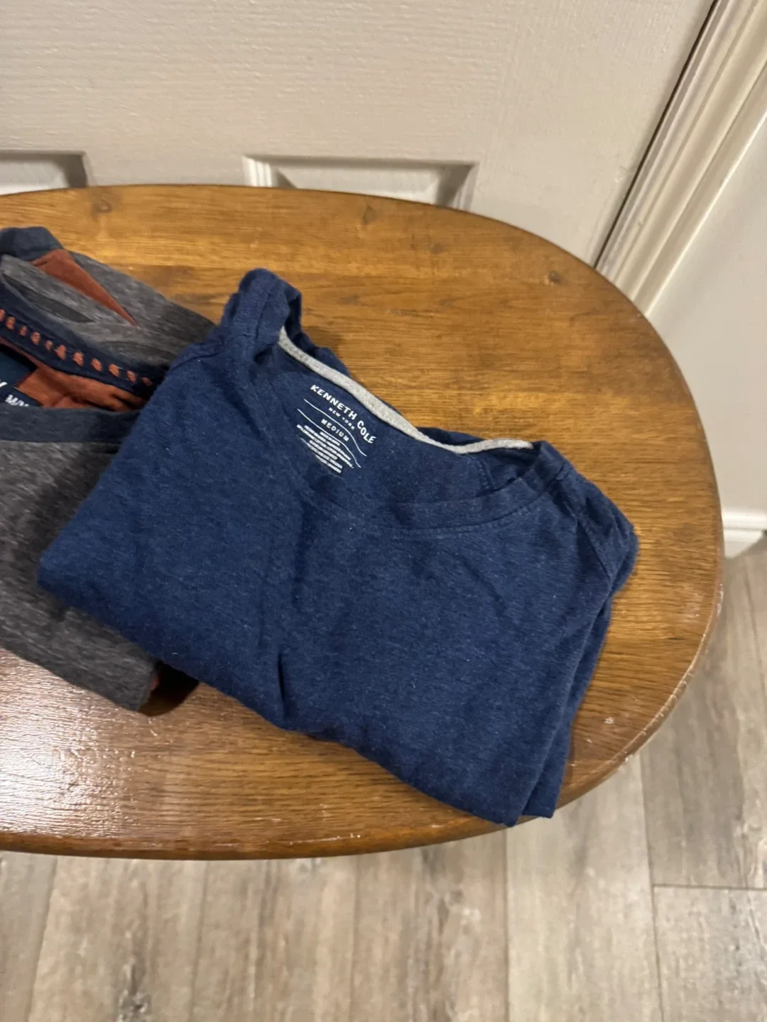 Kenneth Cole & Kolby T-Shirts - Men's Size L image indicator(3)