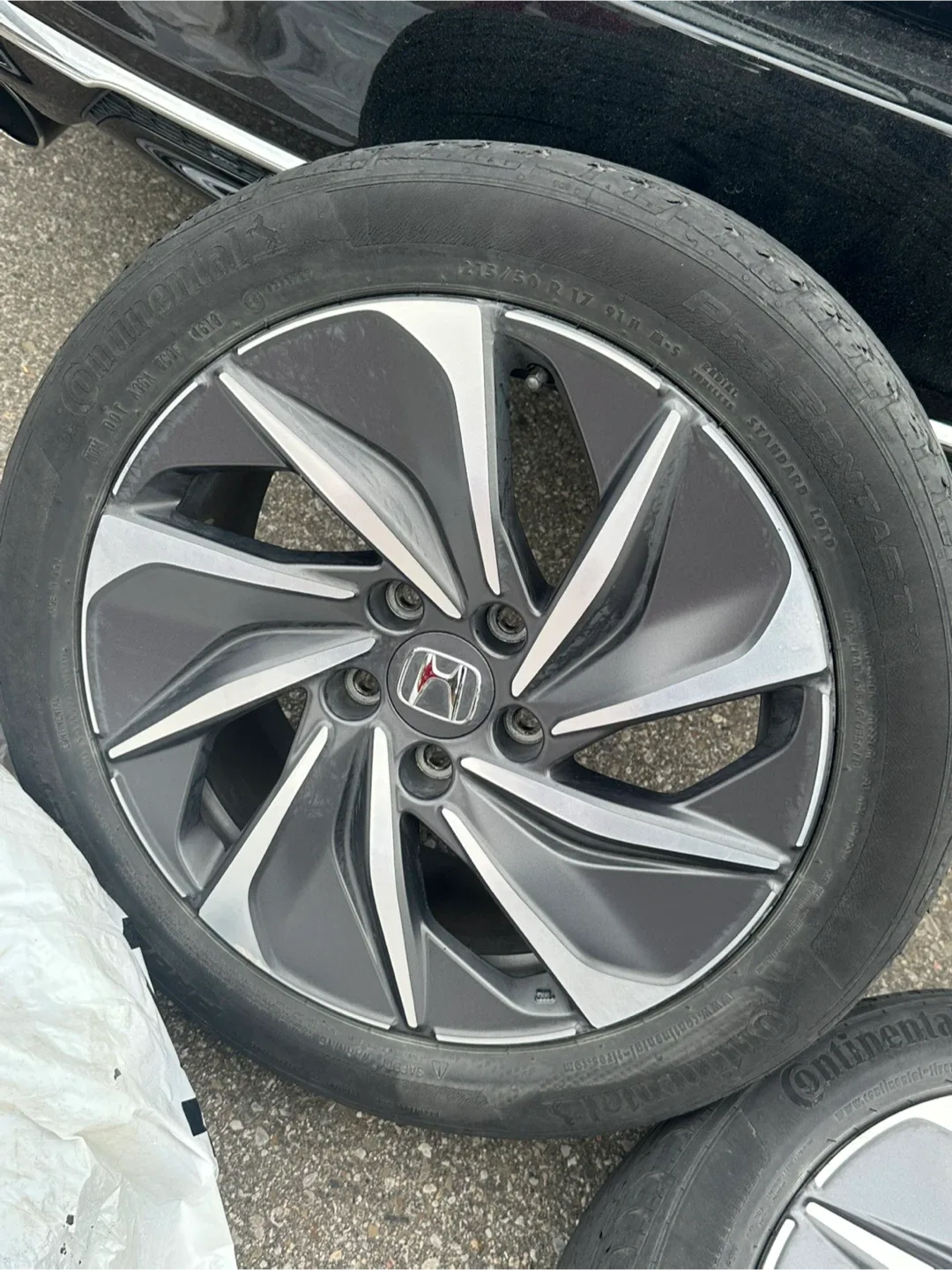 Honda 215/50 R17 Tire & Rim image indicator(2)