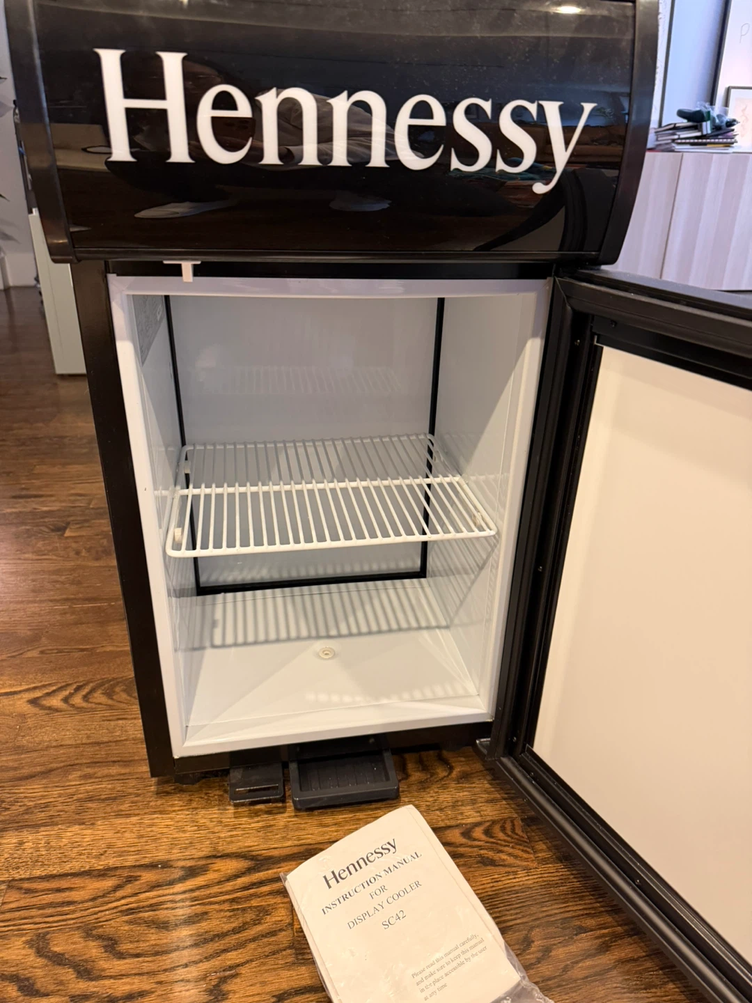 Hennessy display cooler/fridge - photo 2