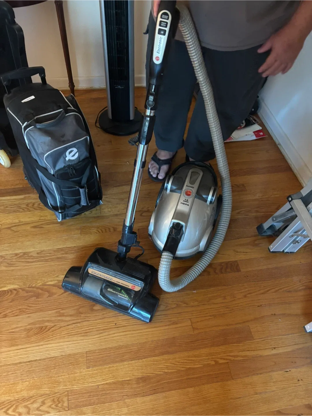 Hoover WindTunnel Vacuum thumbnail