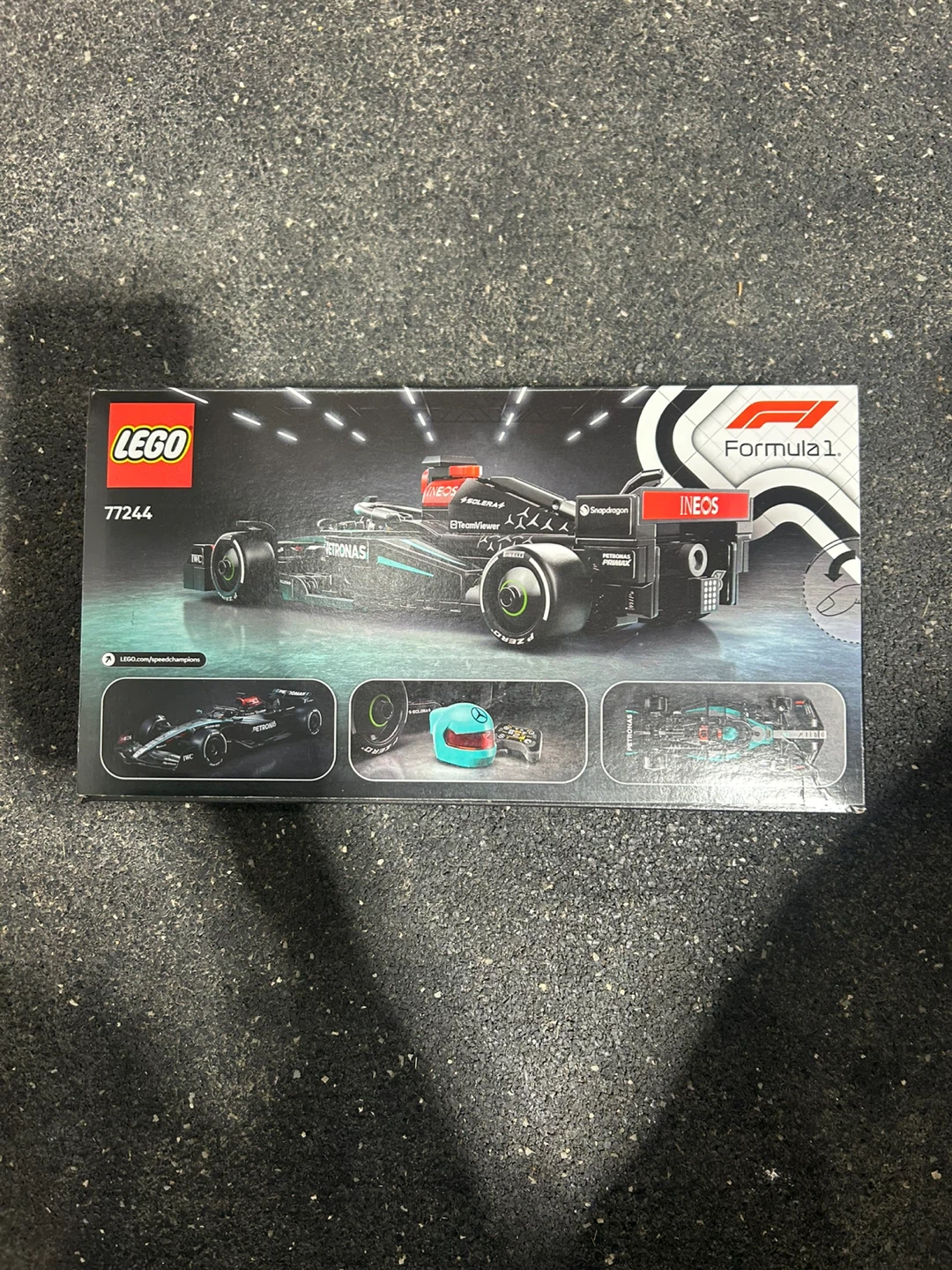 LEGO Mercedes-AMG F1 - photo 2