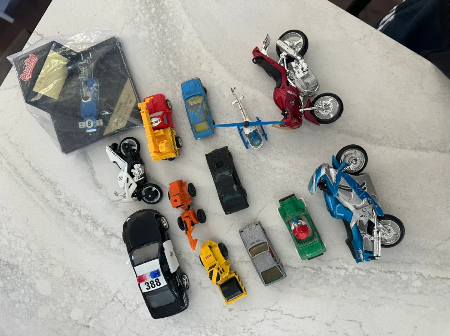 Vintage Diecast Toy Cars & Motorcycles - Collection image indicator(4)