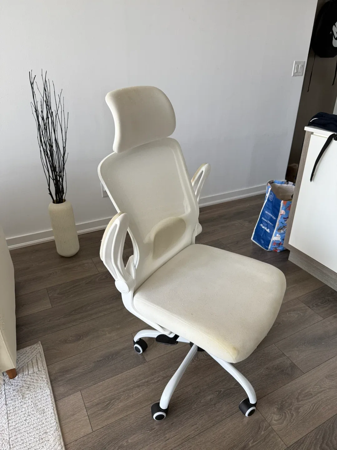 White Office Chair image indicator(2)