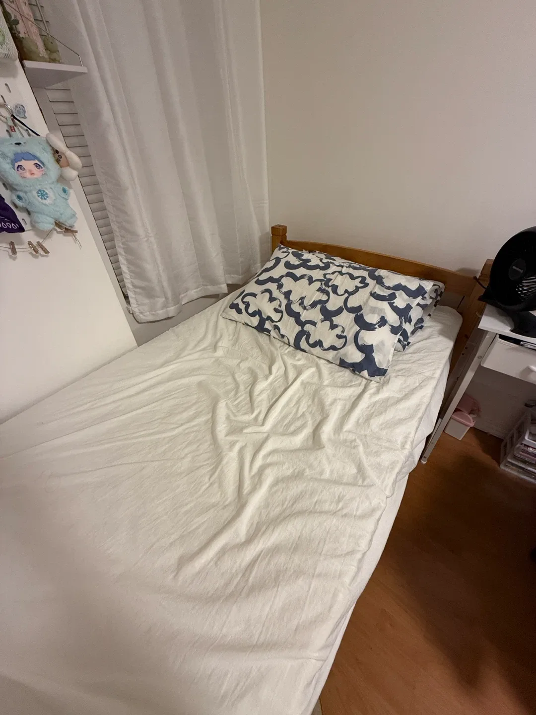 Twin Wooden Bed Frame + Mattress image indicator(4)