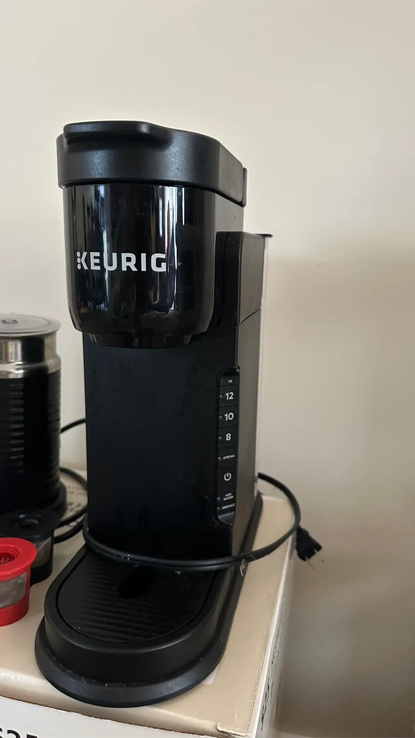 Keurig Coffee Maker + Nespresso milk frother + Descaler image indicator(2)