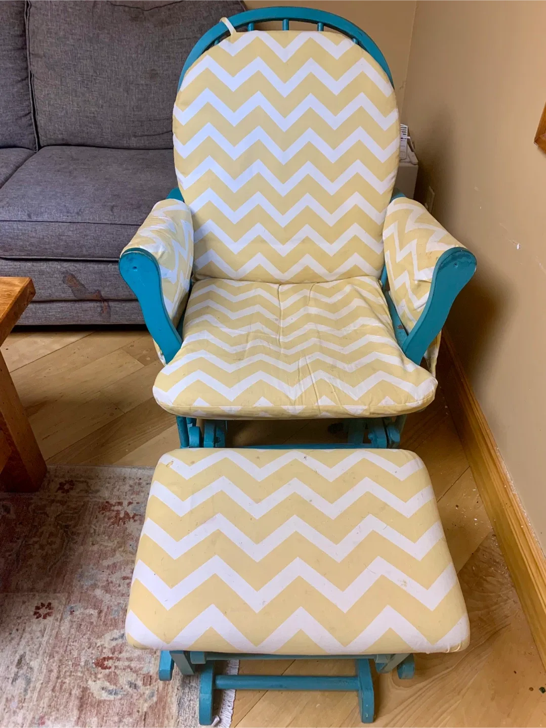 Baby Crib, Rocking Chair & Changing Table Set image indicator(2)