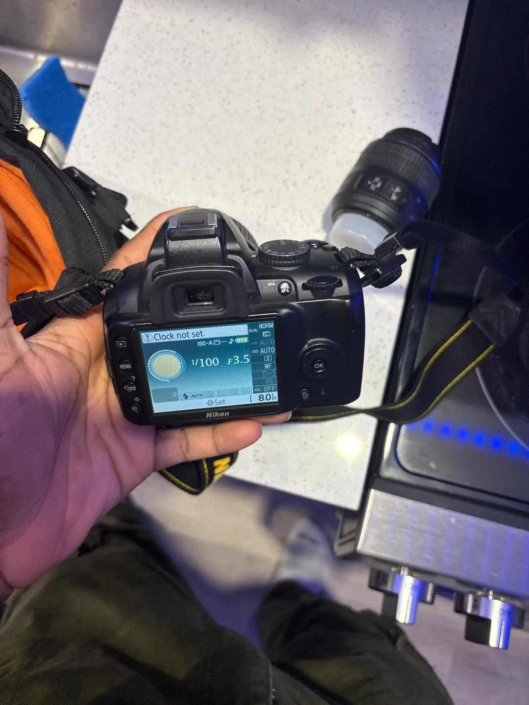 Nikon D3000 Digital Camera with Lens image indicator(2)