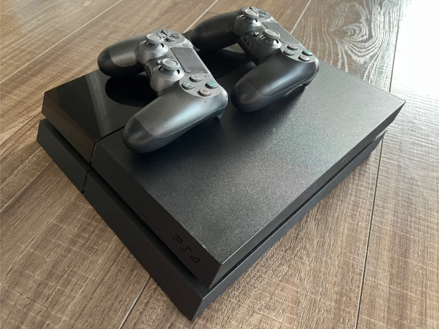 PlayStation 4 with 2 Controllers + 3 Games image indicator(2)