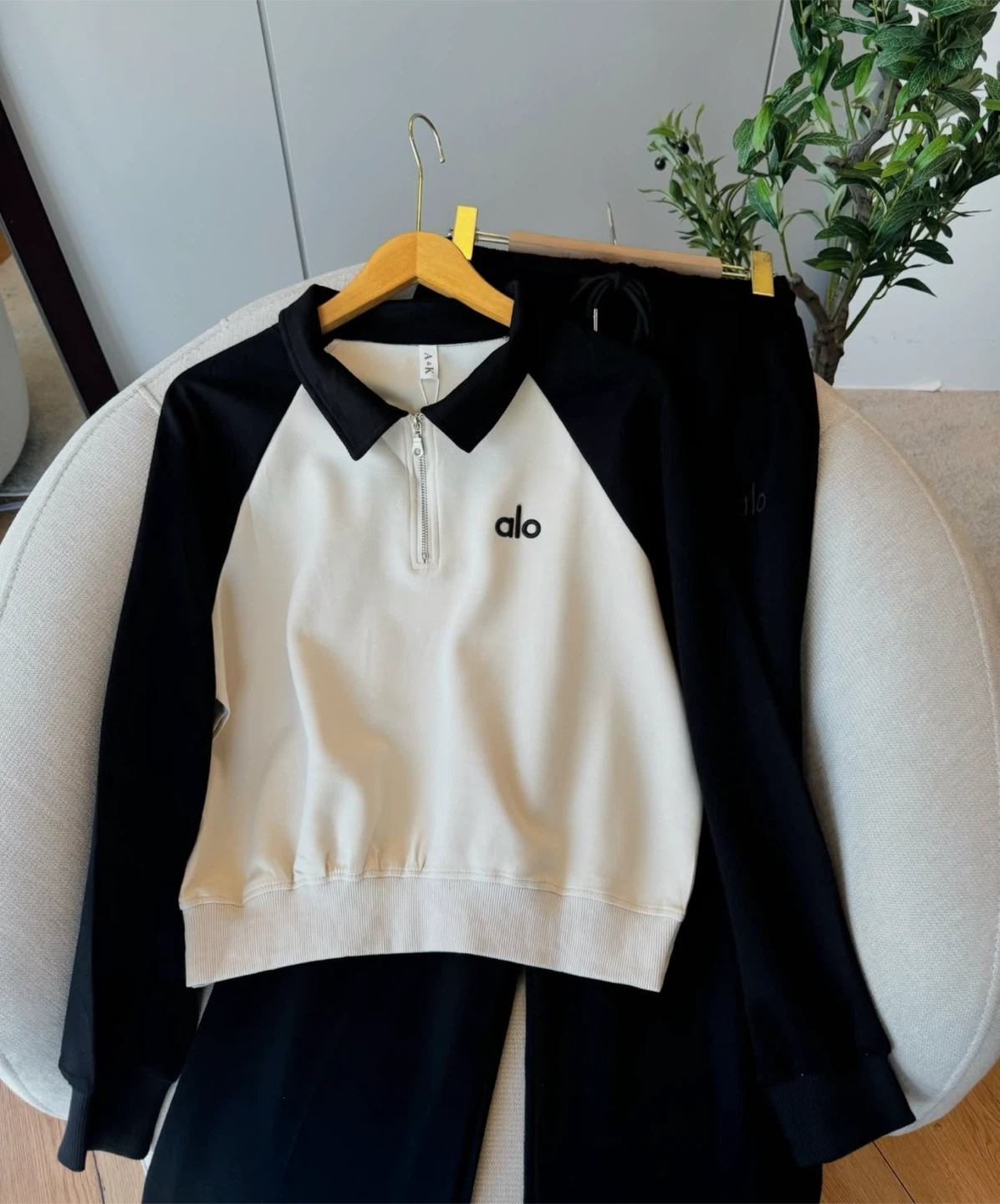 Alo Yoga Matching Set